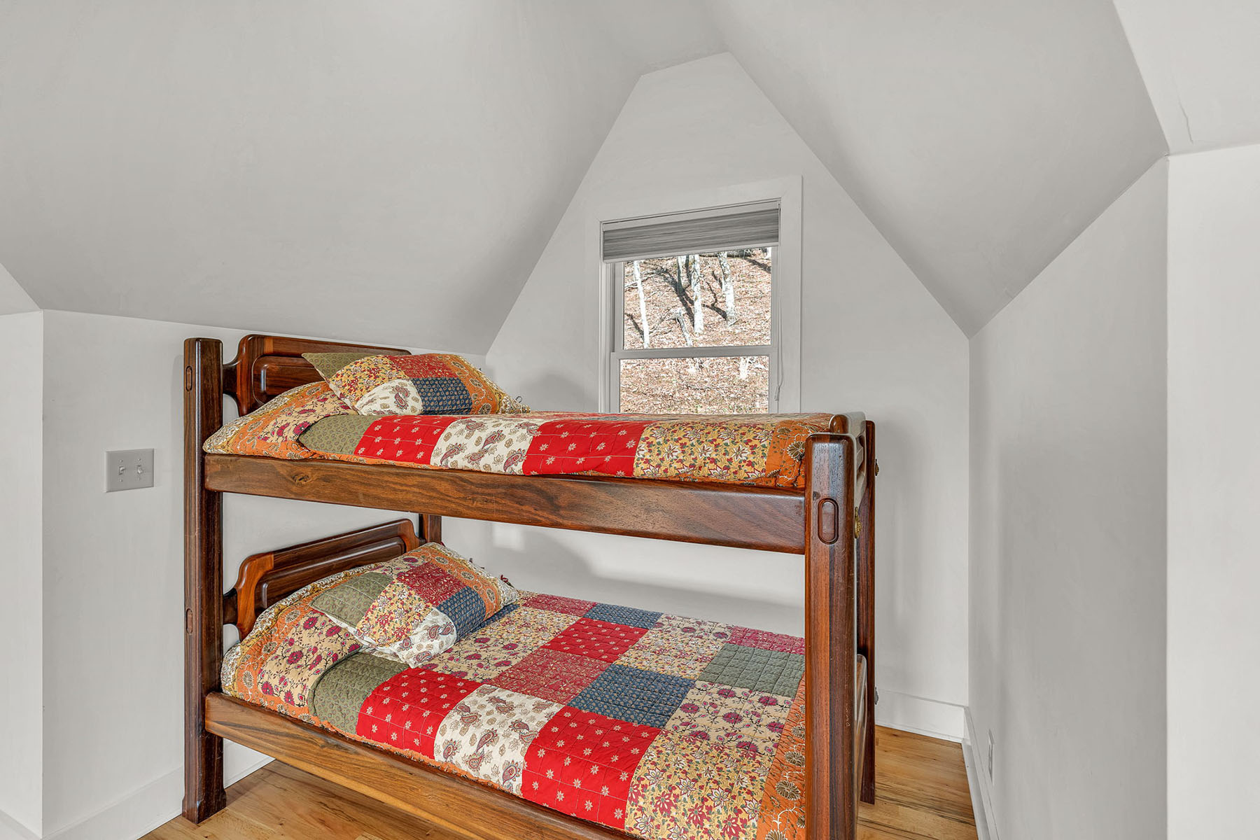  LENOIR - TIMBER RIDGE ESTATES - 物件實景