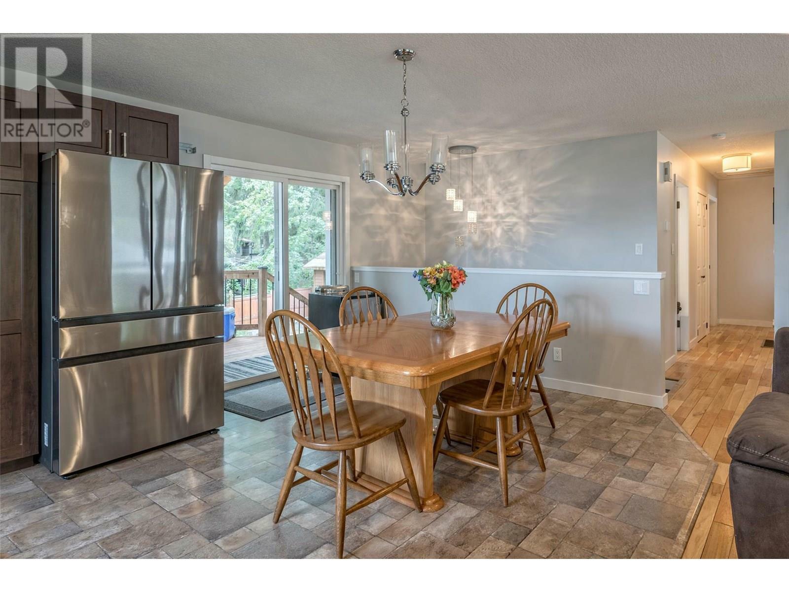 SPALLUMCHEEN, British Columbia, V4Y 0S6, CA, 3 Bedrooms Bedrooms, ,3 BathroomsBathrooms,Residential,For Sale,1874999
