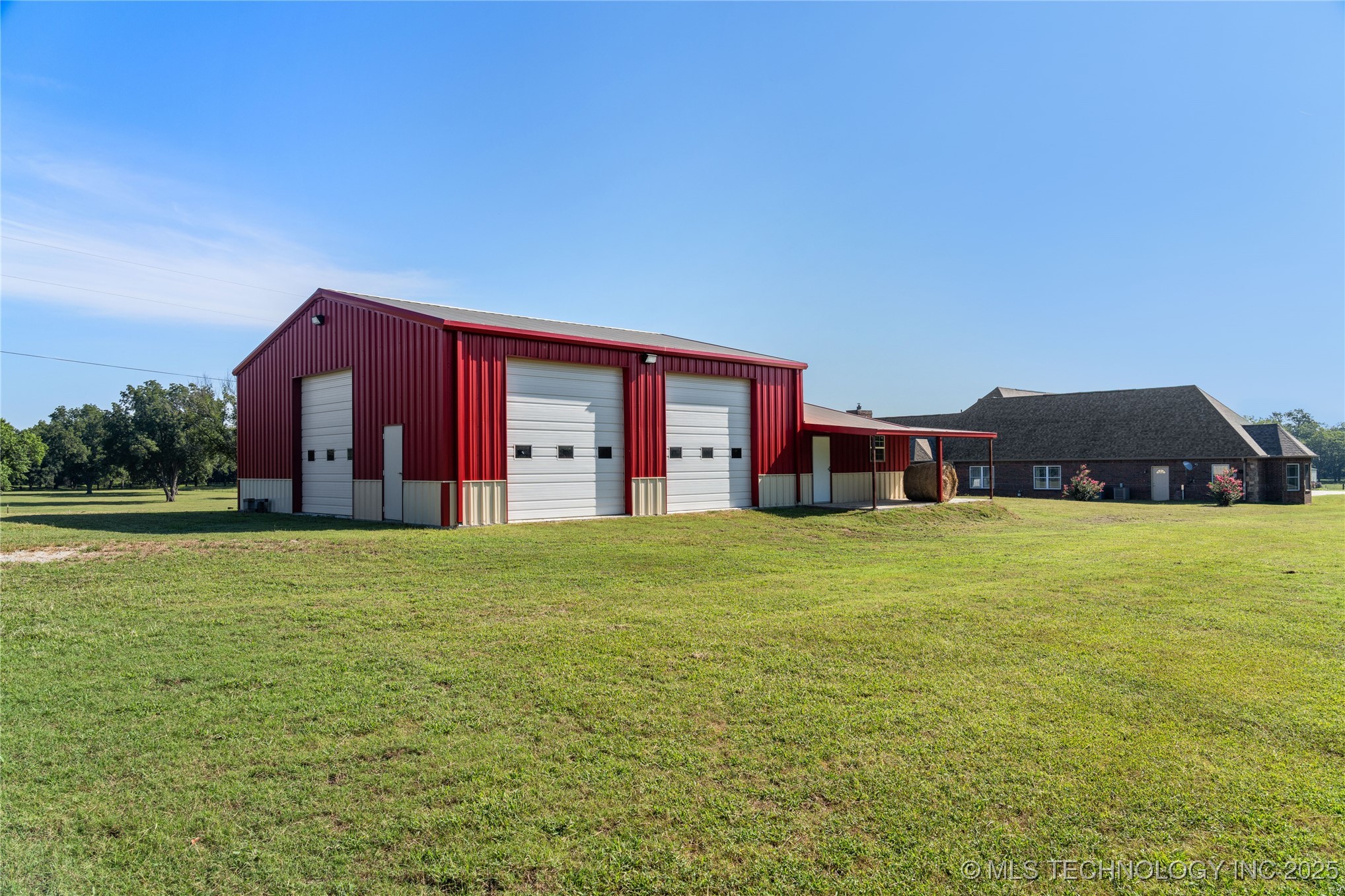 Henryetta, Oklahoma, 74437, United States, 4 Bedrooms Bedrooms, ,4 BathroomsBathrooms,Residential,For Sale,1927120