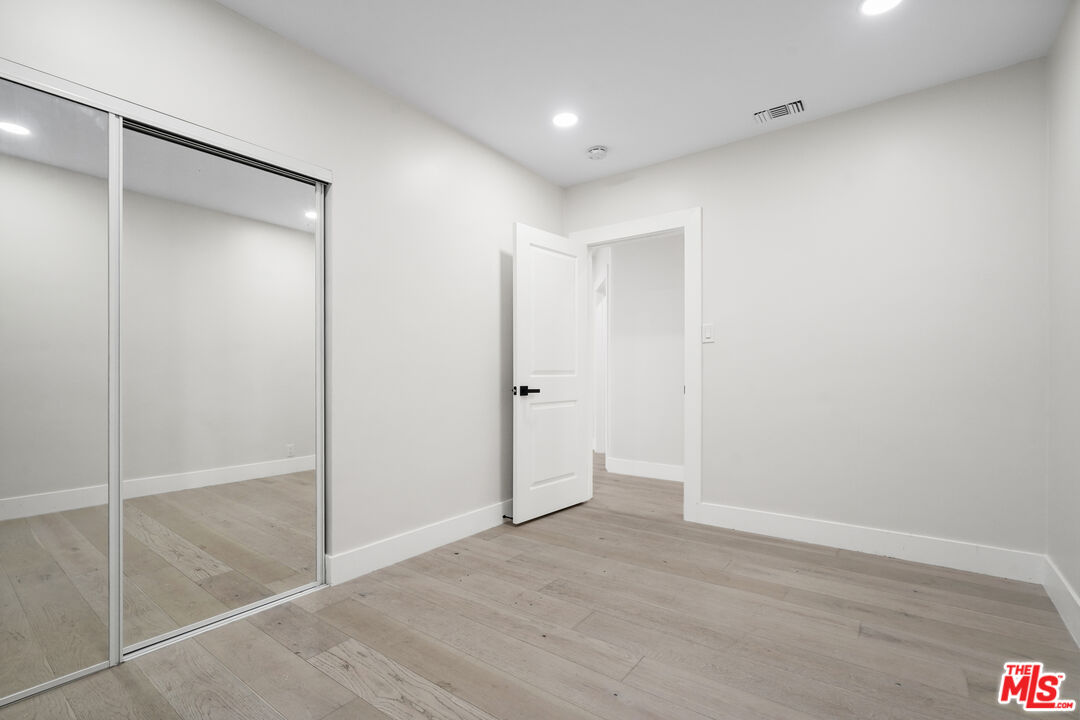 Los Angeles, California, 90068, United States, 5 Bedrooms Bedrooms, ,4 BathroomsBathrooms,Residential,For Sale,1892047