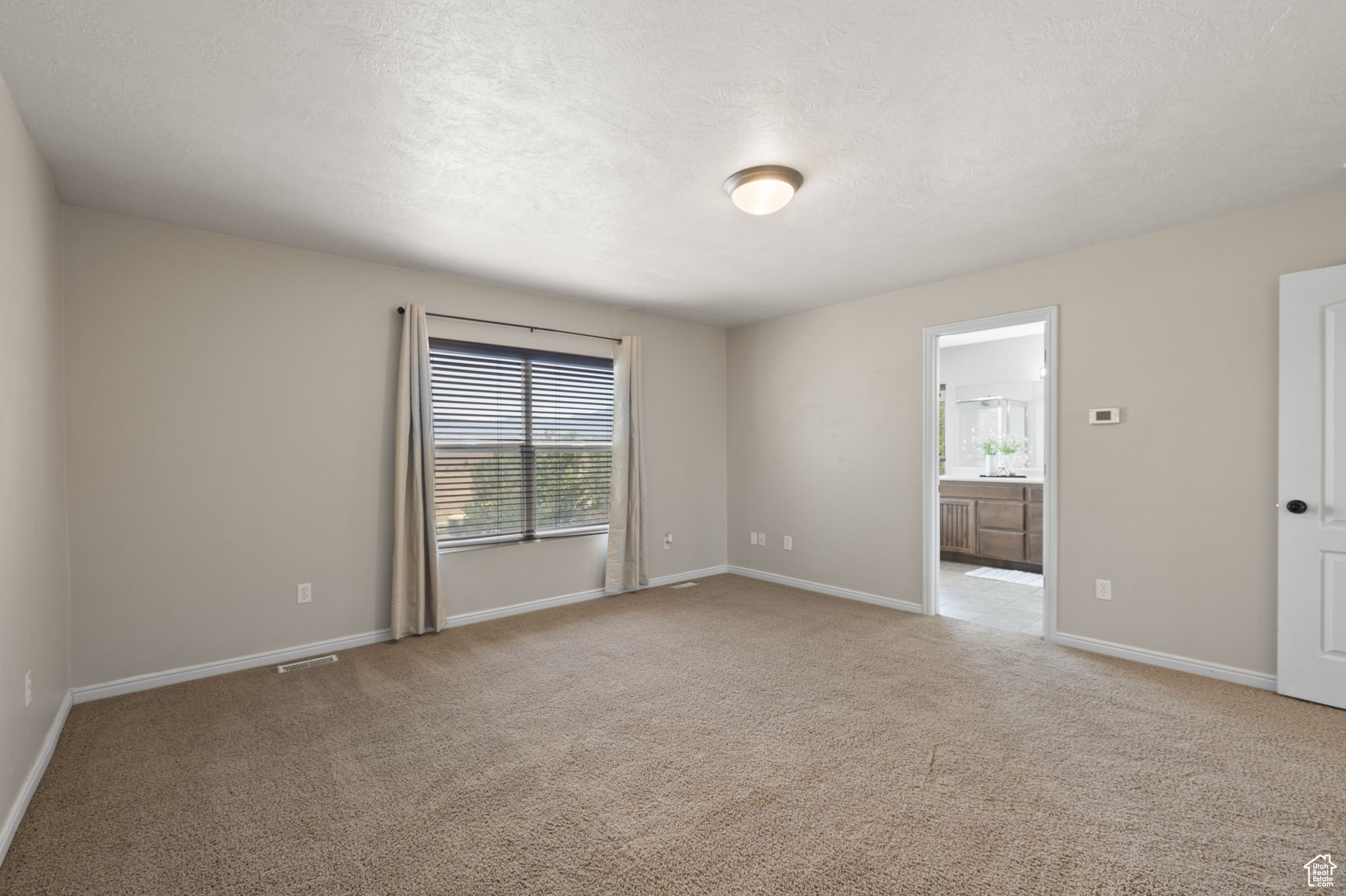 West Jordan, Utah, 84084, United States, 4 Bedrooms Bedrooms, ,3 BathroomsBathrooms,Residential,For Sale,1867498