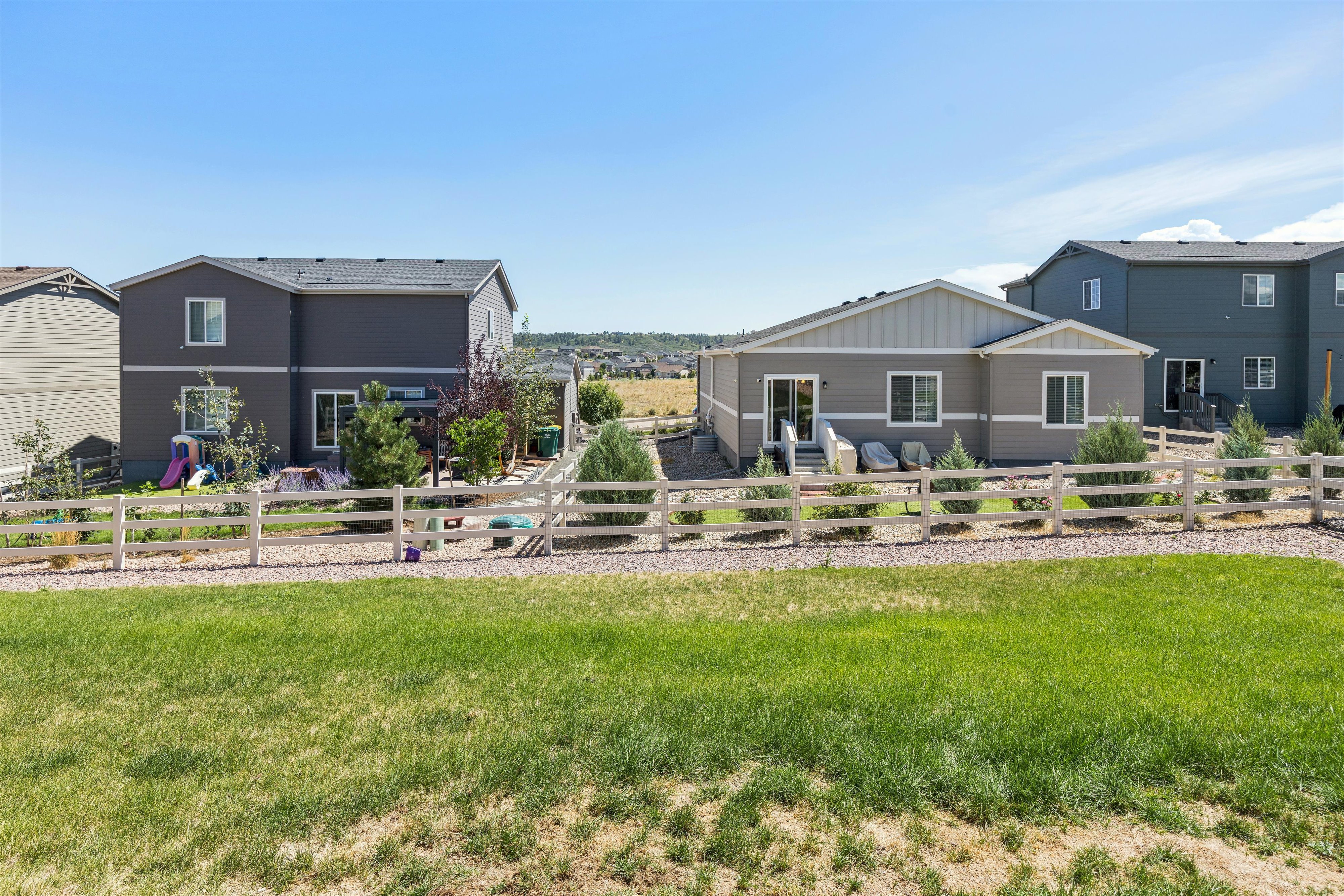  Elevated Living In Crystal Valley With This Beautiful 3-Bed Home Plus Office - 物件實景