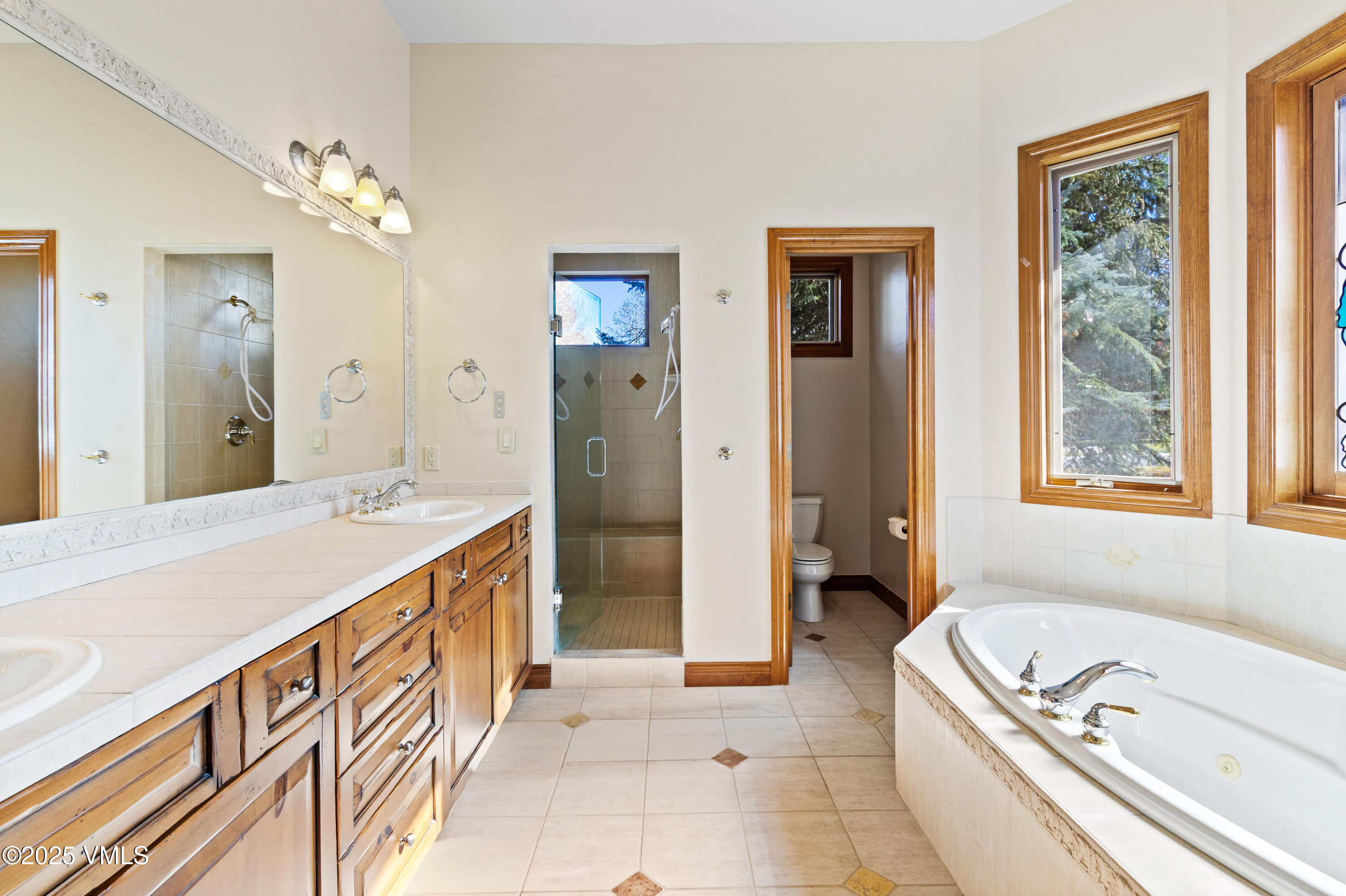 Gypsum, Colorado, 81637, United States, 6 Bedrooms Bedrooms, ,5 BathroomsBathrooms,Residential,For Sale,1987676