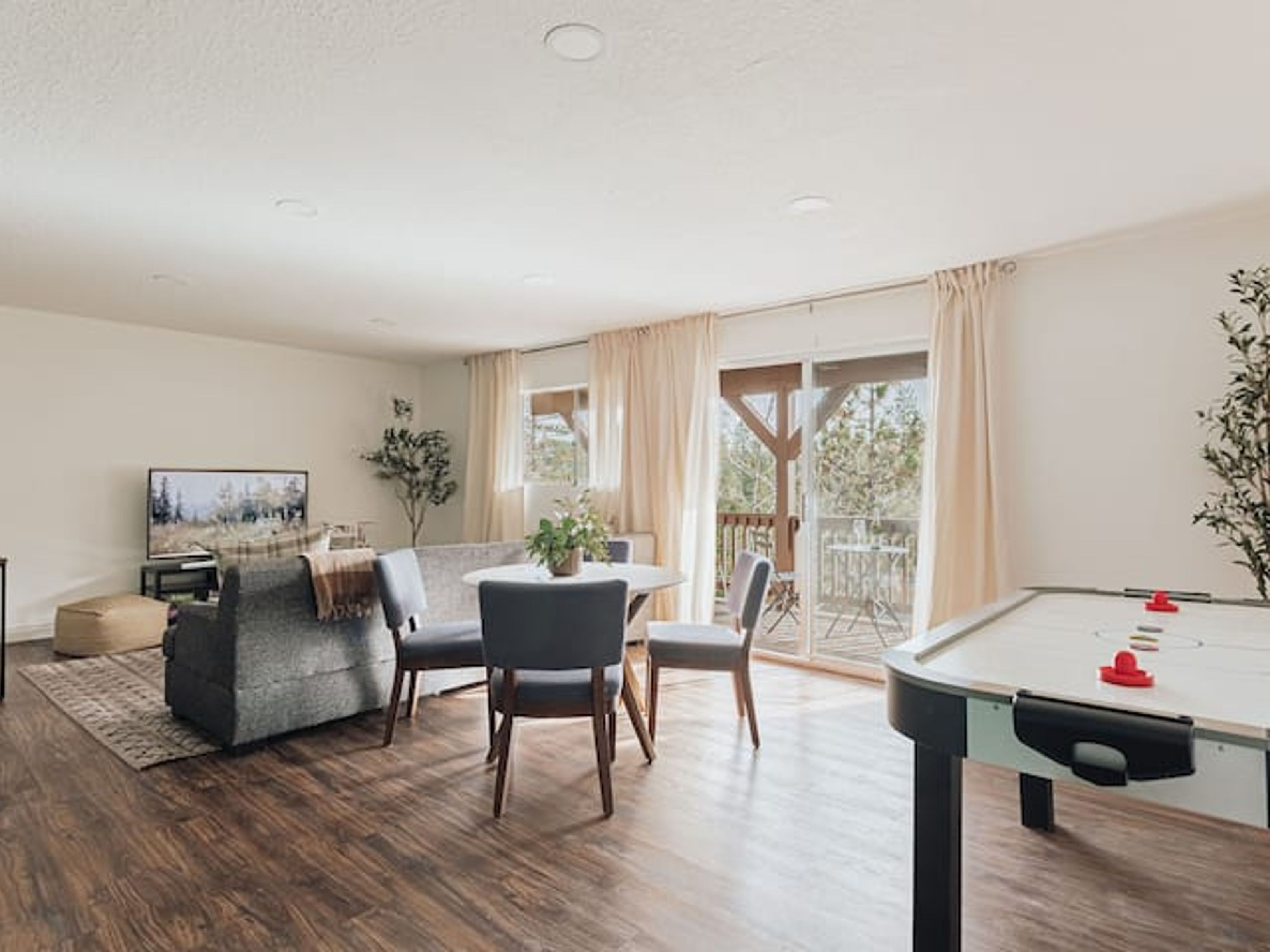  217 Old Toll Road, Lake Arrowhead, CA 92352 - 物件實景