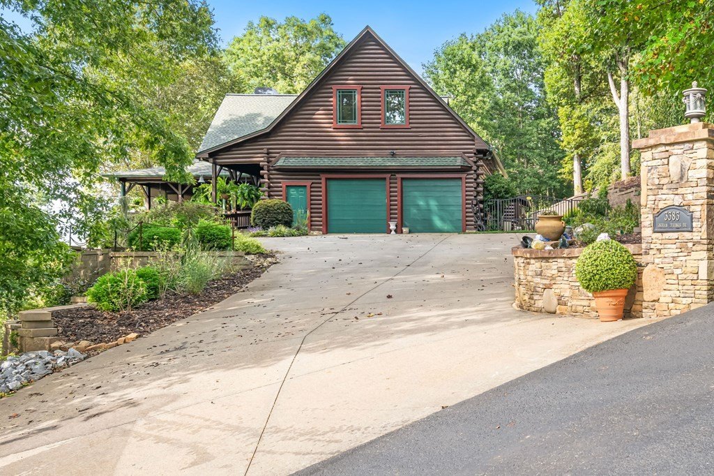 Hiawassee, Georgia, 30546, United States, 4 Bedrooms Bedrooms, ,4 BathroomsBathrooms,Residential,For Sale,1975098