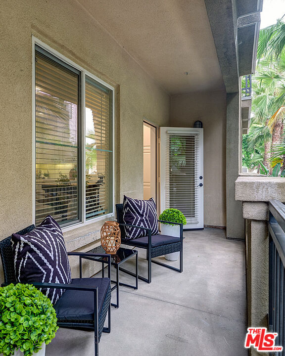 Playa Vista, California, 90094, United States, 2 Bedrooms Bedrooms, ,2 BathroomsBathrooms,Residential,For Sale,1917212