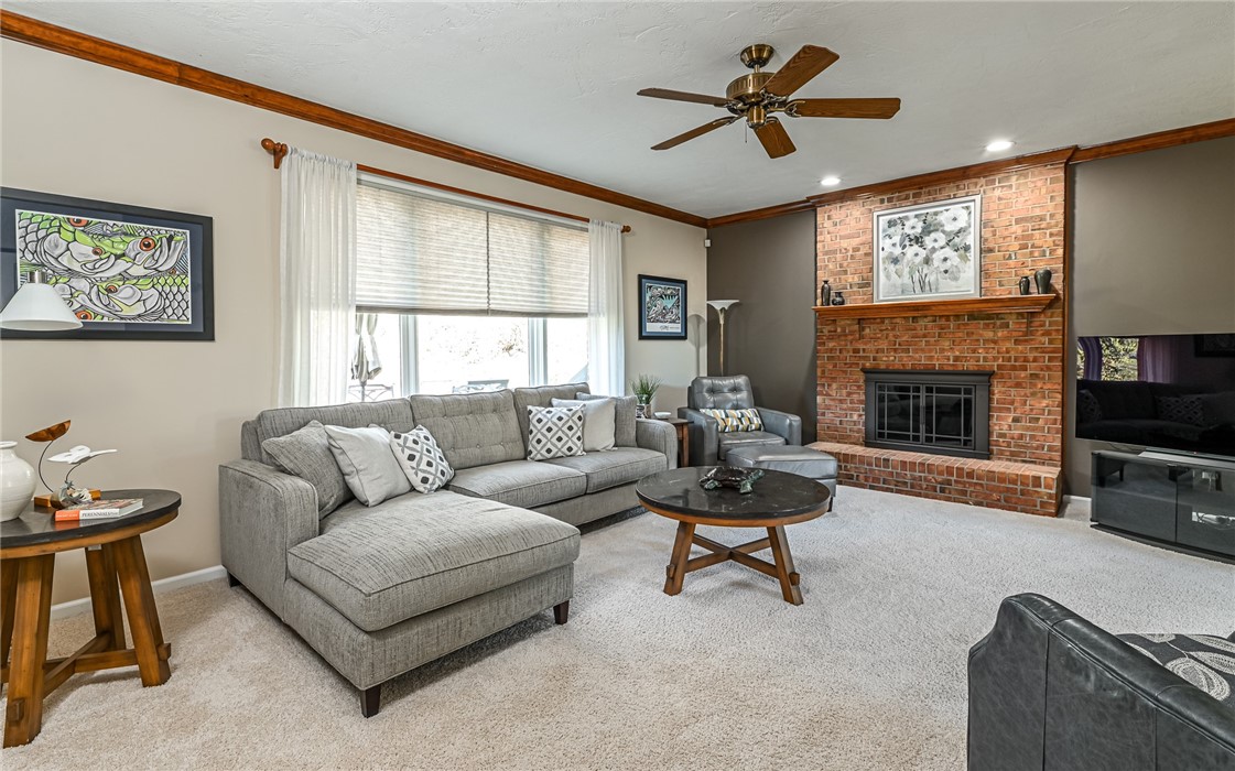 Pine Twp, Pennsylvania, 15090, United States, 4 Bedrooms Bedrooms, ,3 BathroomsBathrooms,Residential,For Sale,1987871