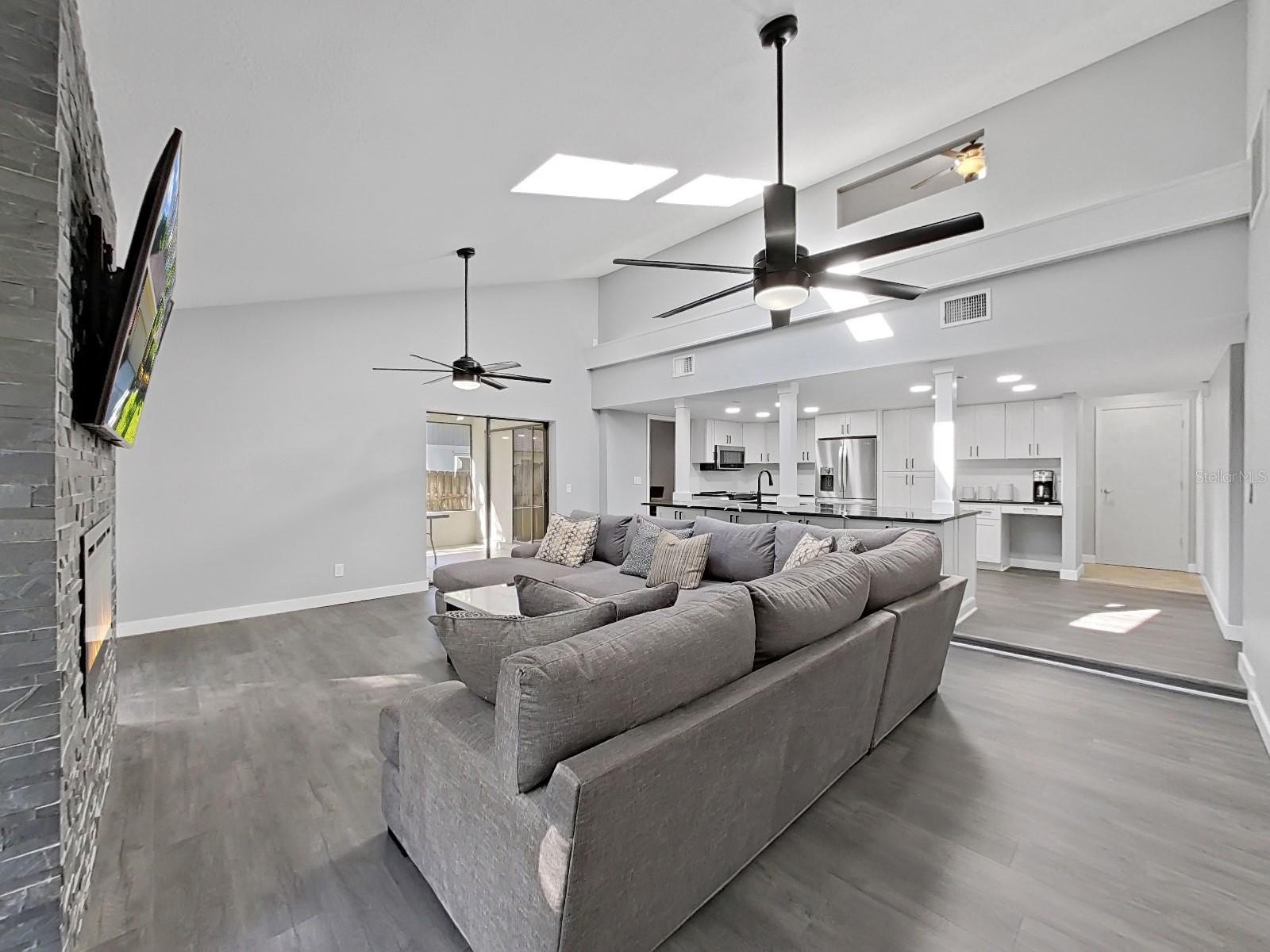 PALM HARBOR, Florida, 34683, United States, 5 Bedrooms Bedrooms, ,2 BathroomsBathrooms,Residential,For Sale,1982999