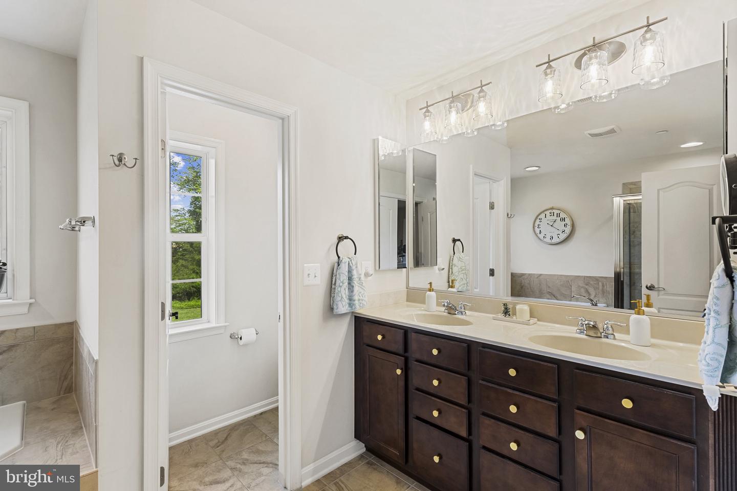 Church Hill, Maryland, 21623, United States, 5 Bedrooms Bedrooms, ,4 BathroomsBathrooms,Residential,For Sale,1792953