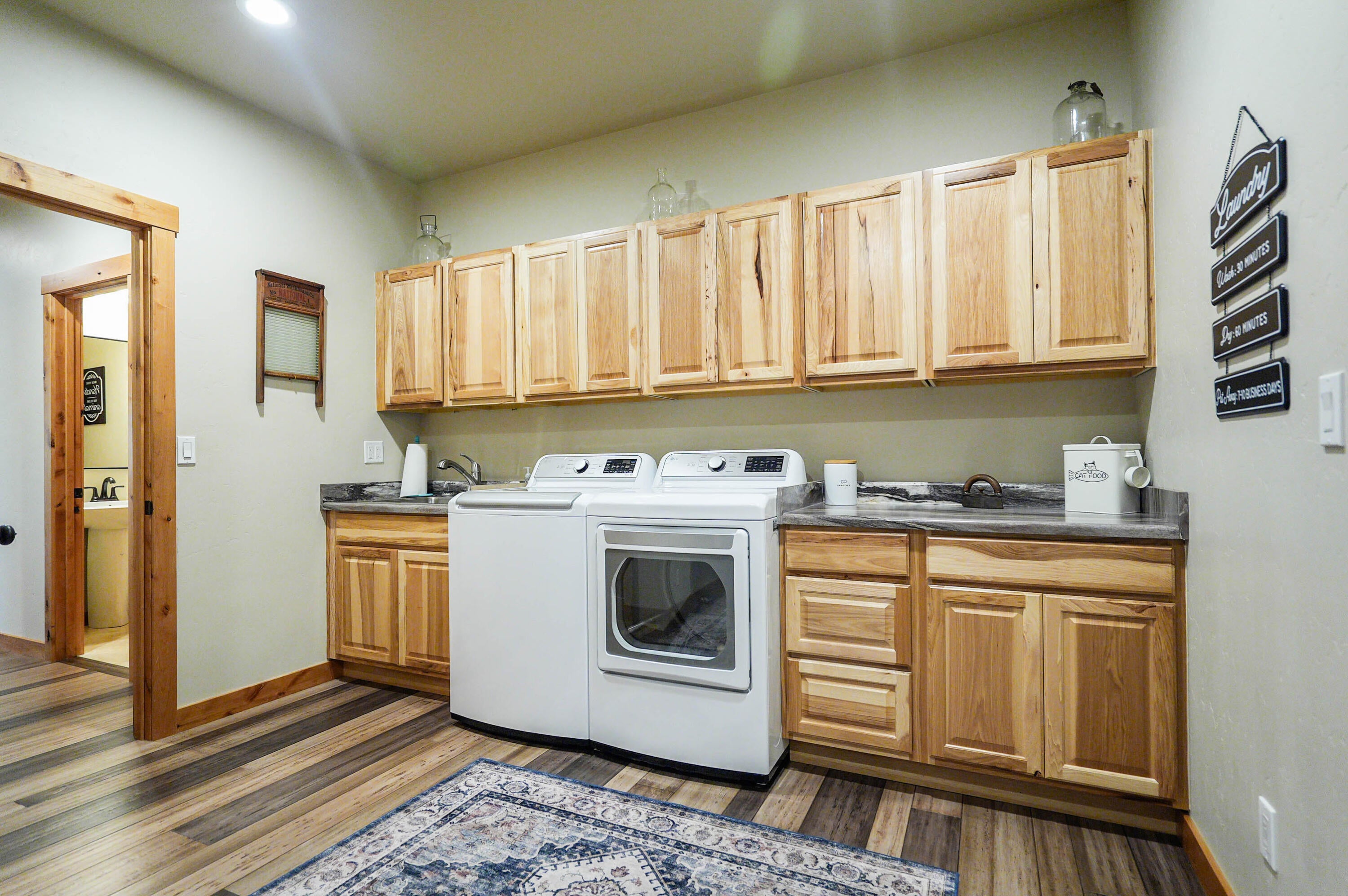 Klamath Falls, Oregon, 97601, United States, 3 Bedrooms Bedrooms, ,4 BathroomsBathrooms,Residential,For Sale,1940970