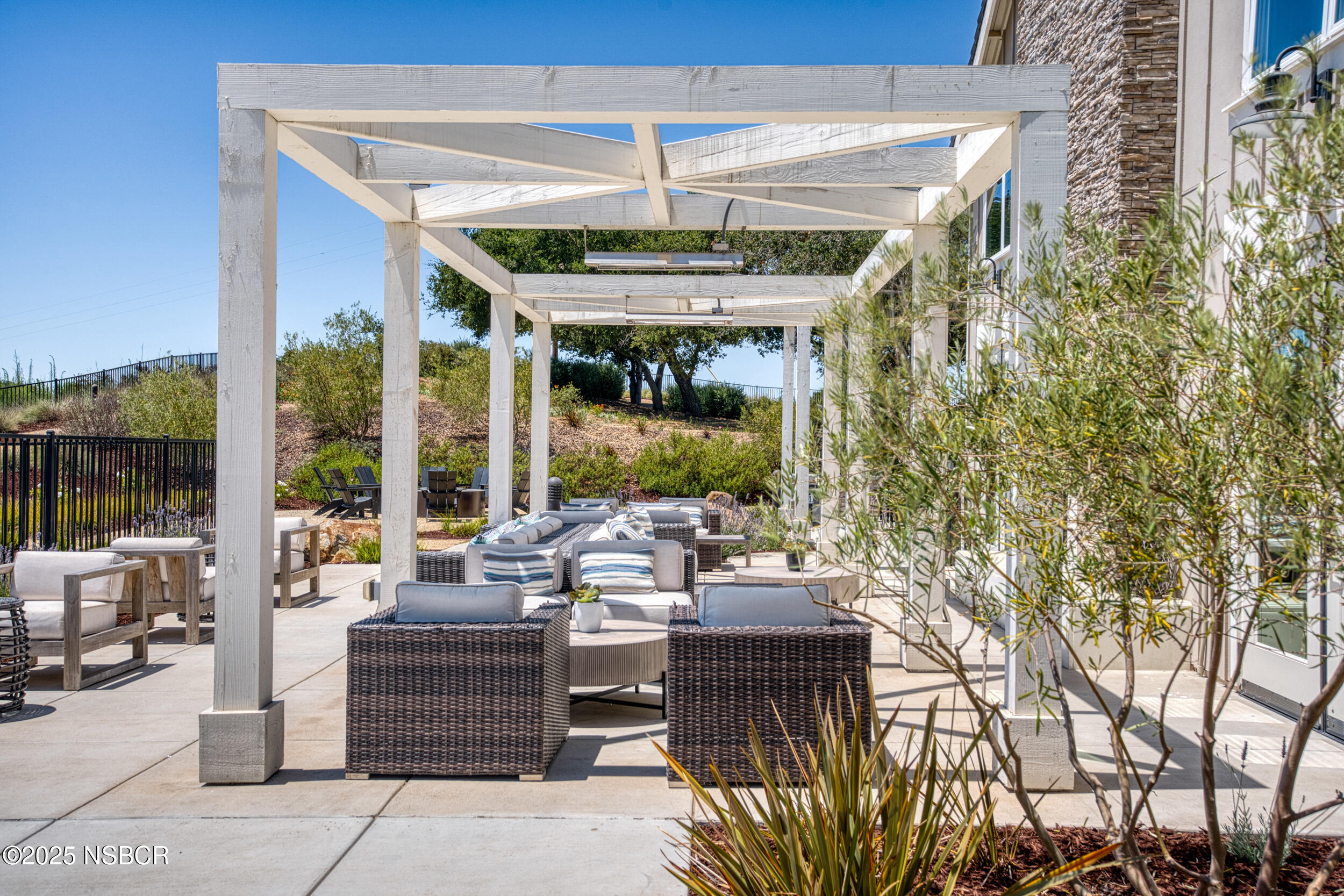 Santa Maria, California, 93455, United States, 3 Bedrooms Bedrooms, ,3 BathroomsBathrooms,Residential,For Sale,1929154