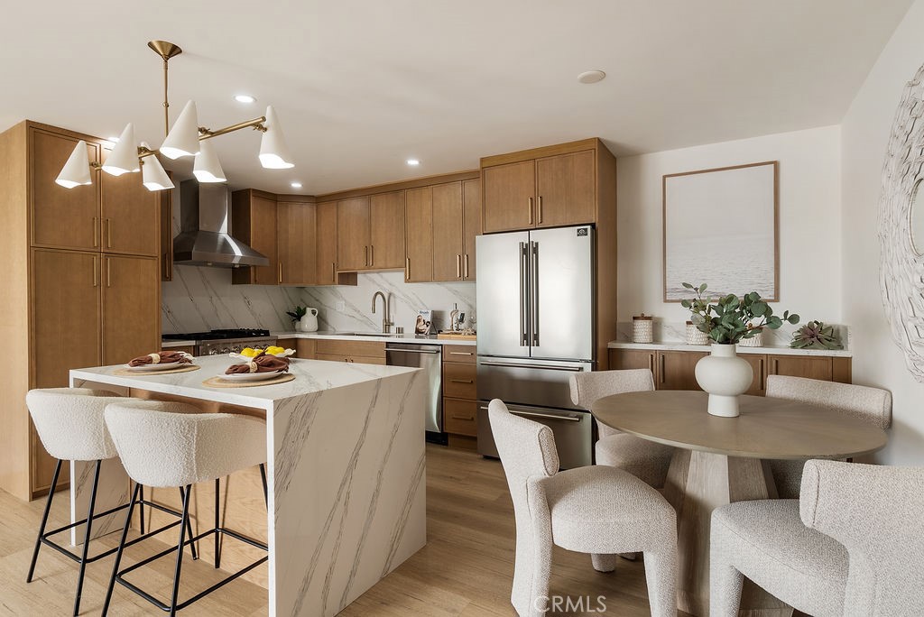 Long Beach, California, 90802, United States, 2 Bedrooms Bedrooms, ,2 BathroomsBathrooms,Residential,For Sale,1994707