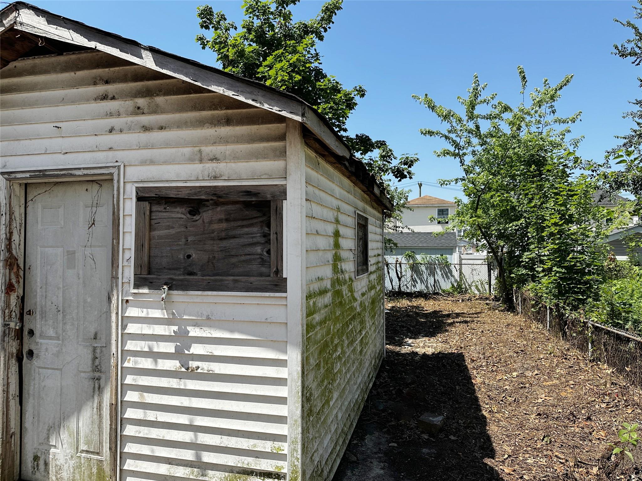 Jamaica, New York, 11433, United States, 3 Bedrooms Bedrooms, ,2 BathroomsBathrooms,Residential,For Sale,1883672