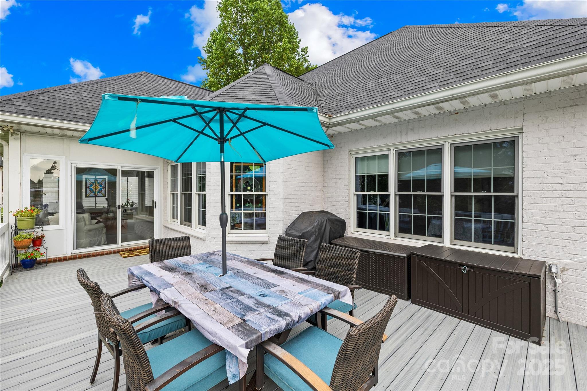 Cornelius, North Carolina, 28031, United States, 3 Bedrooms Bedrooms, ,3 BathroomsBathrooms,Residential,For Sale,1981519