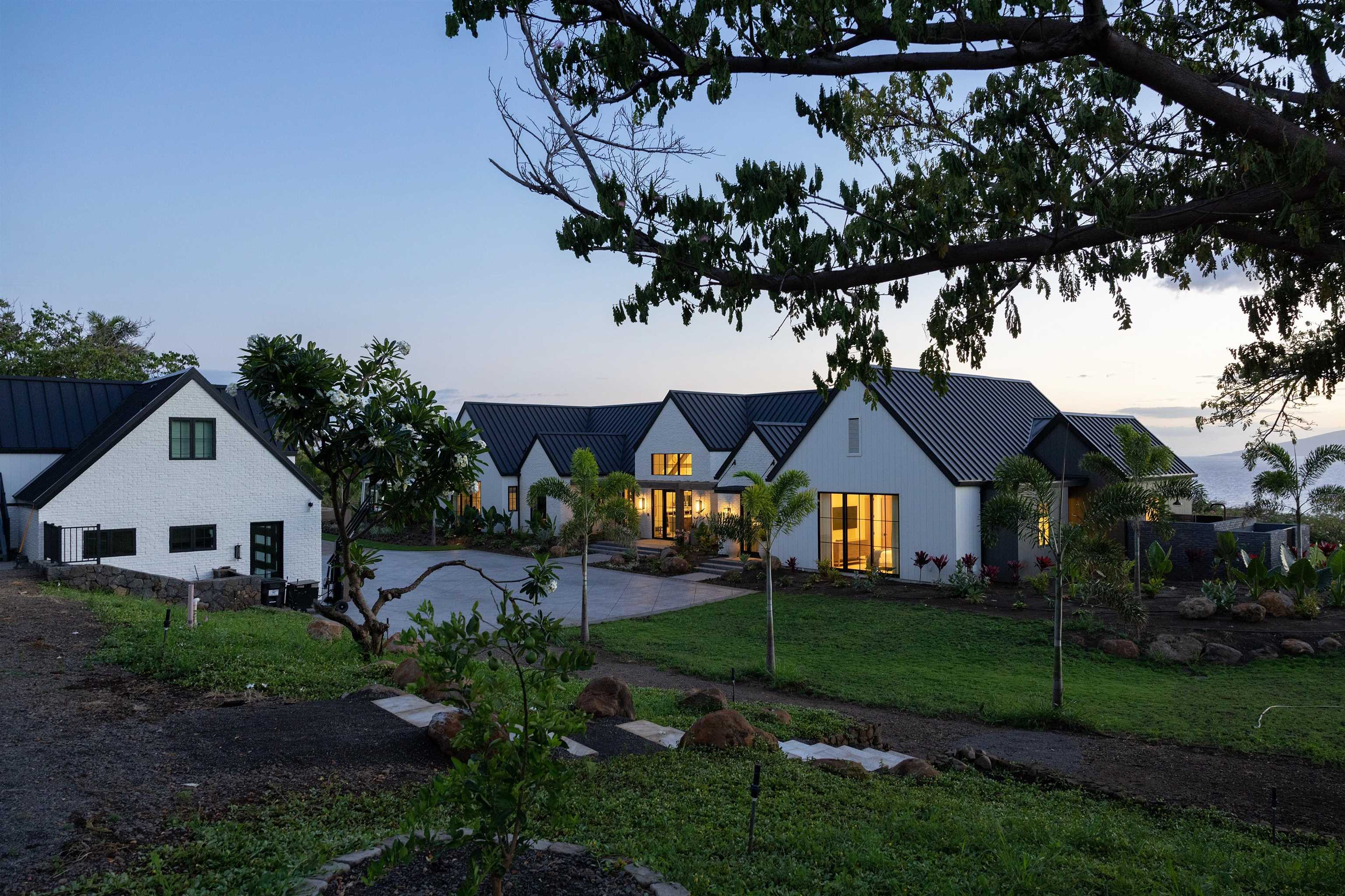 Lahaina, Hawaii, 96761, United States, 5 Bedrooms Bedrooms, ,6 BathroomsBathrooms,Residential,For Sale,1997230