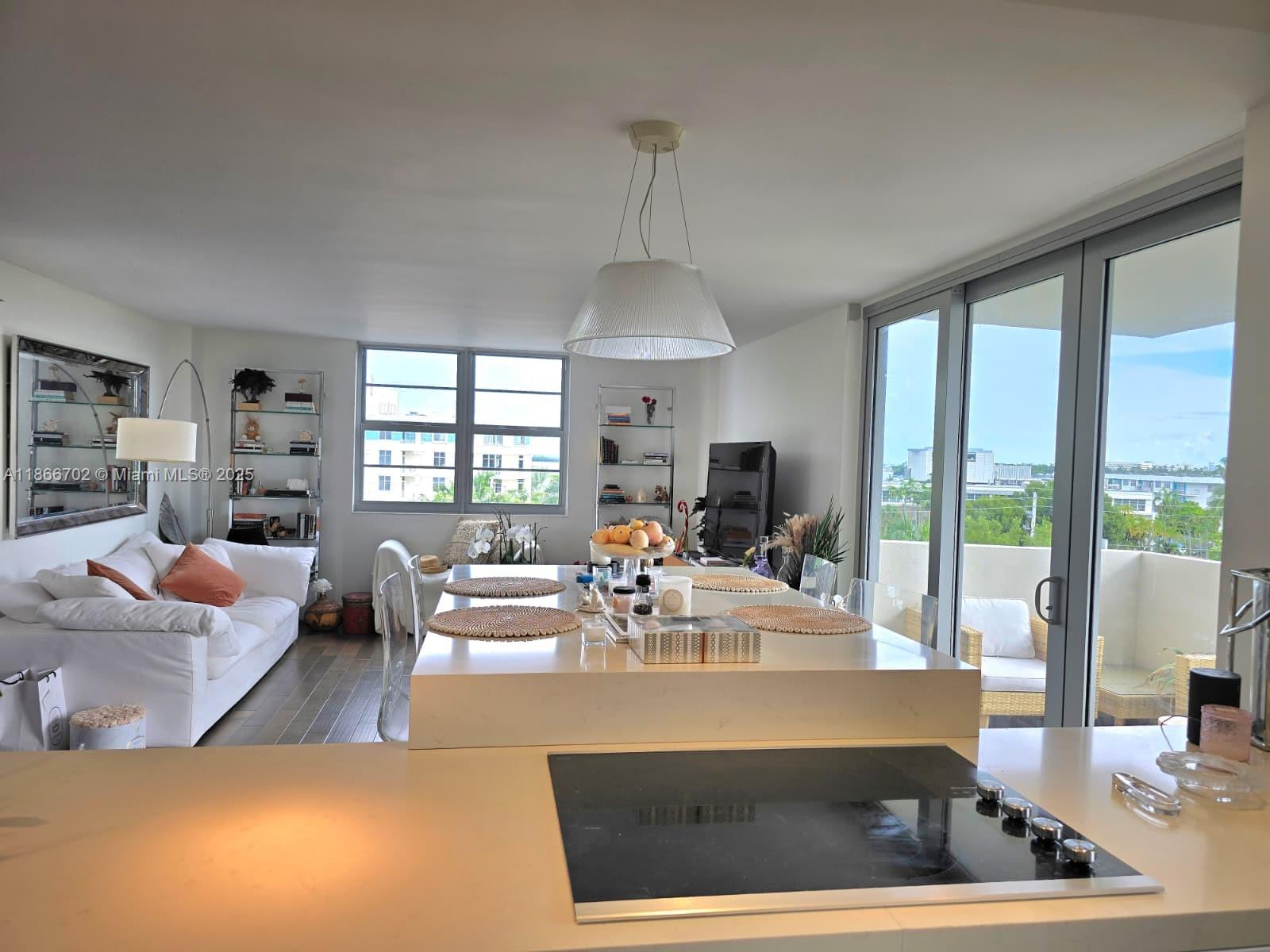 Miami Beach, Florida, 33139, United States, 1 Bedroom Bedrooms, ,2 BathroomsBathrooms,Residential,For Sale,1932929