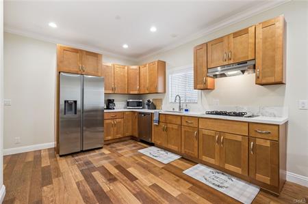 Los Angeles, California, 90016, United States, ,Residential,For Sale,1895088