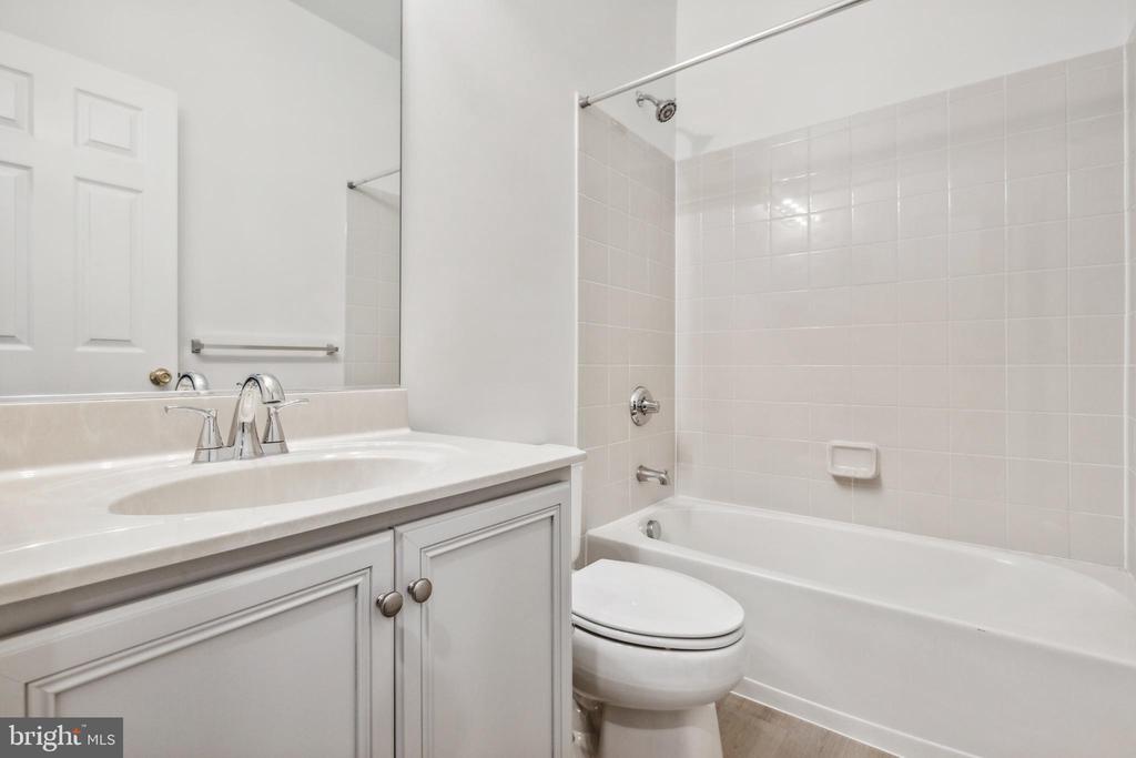 Chantilly, Virginia, 20152, United States, 3 Bedrooms Bedrooms, ,4 BathroomsBathrooms,Residential,For Sale,1942901