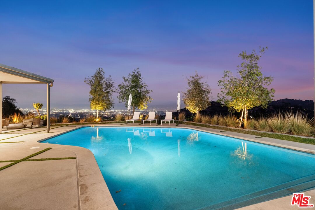 Los Angeles, California, 90046, United States, 5 Bedrooms Bedrooms, ,6 BathroomsBathrooms,Residential,For Sale,2000660