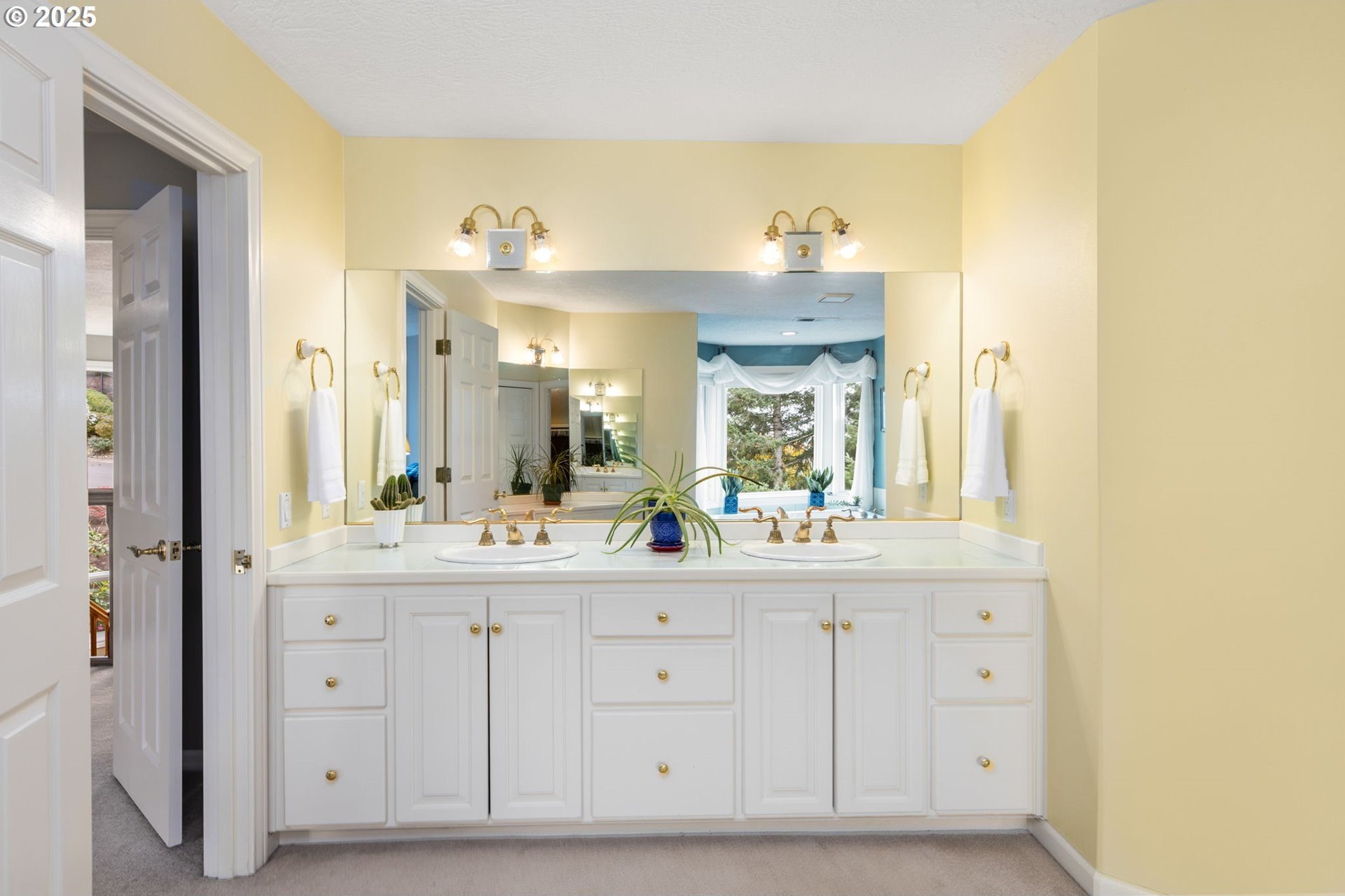 Happy Valley, Oregon, 97086, United States, 3 Bedrooms Bedrooms, ,4 BathroomsBathrooms,Residential,For Sale,1990937