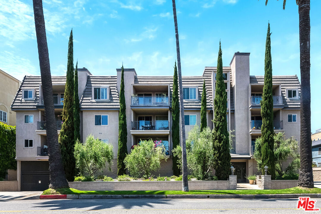 Beverly Hills, California, 90210, United States, 1 Bedroom Bedrooms, ,2 BathroomsBathrooms,Residential,For Sale,1902812