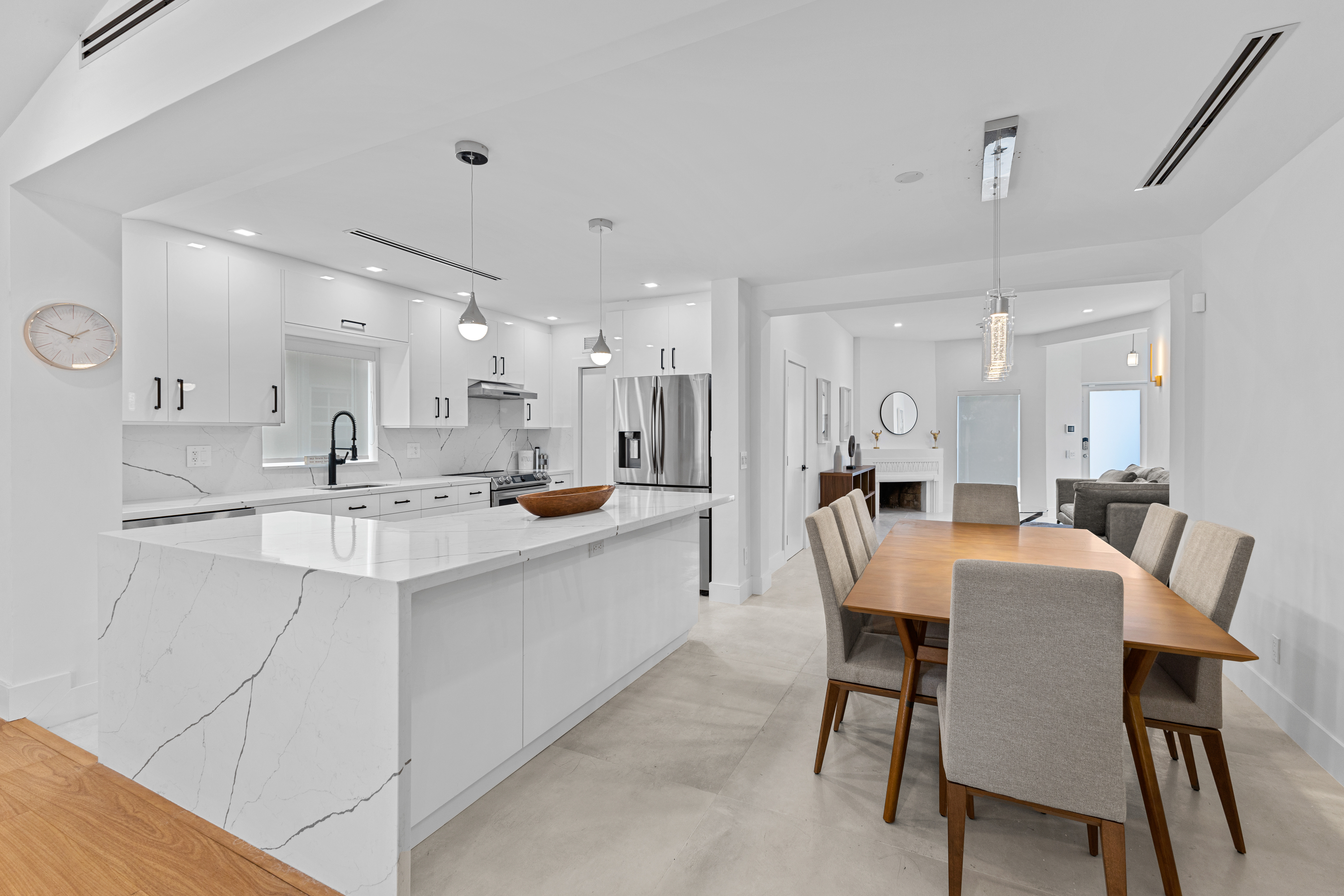  8926 Emerson Ave, Surfside, FL, 33154 - 物件實景
