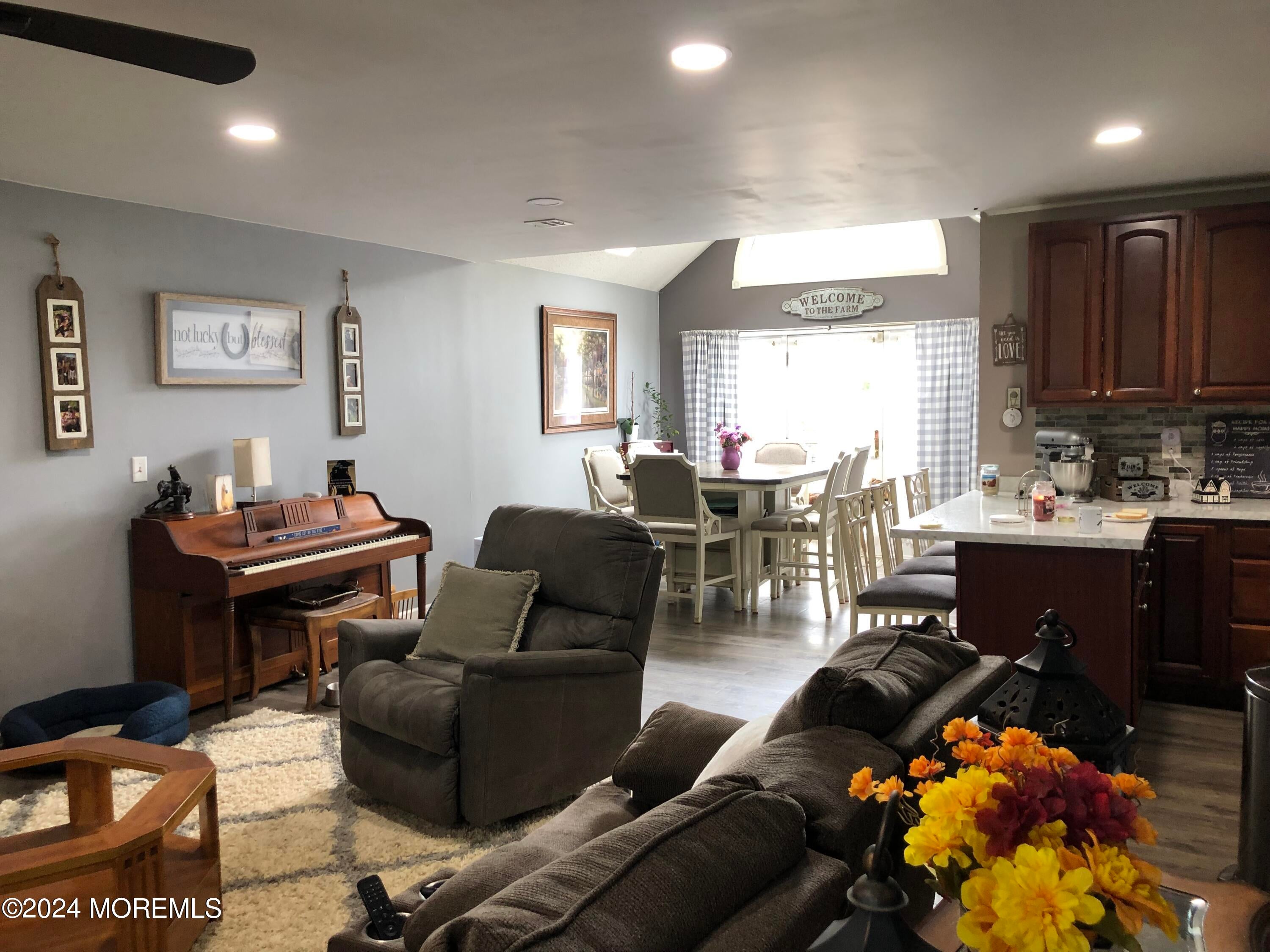 Jackson, New Jersey, 08527, United States, 5 Bedrooms Bedrooms, ,2 BathroomsBathrooms,Residential,For Sale,1938086