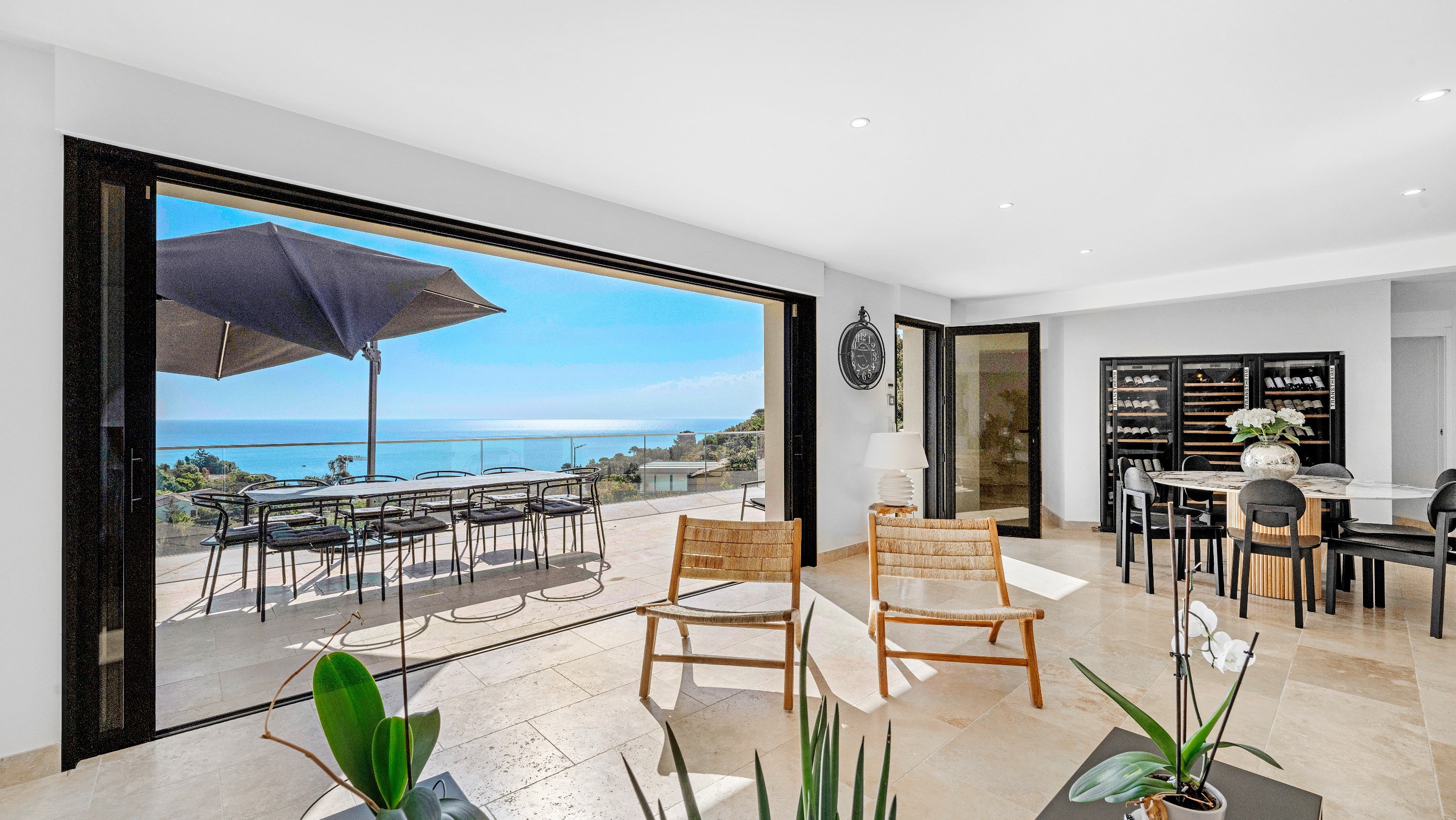  Les Issambres: contemporary villa with pool and sea view, sole agent - 物件實景