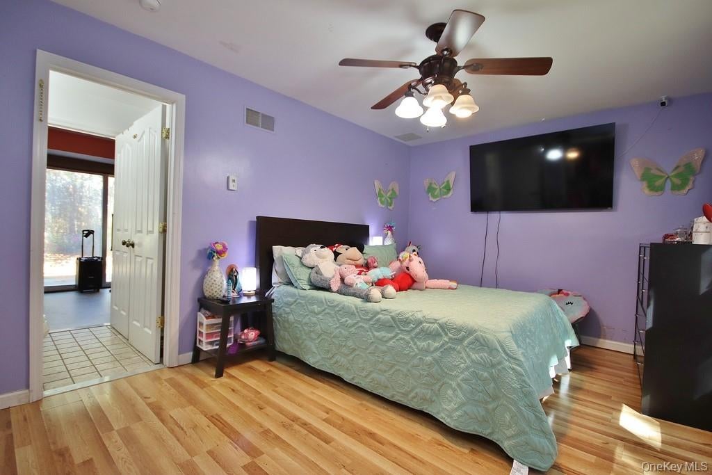 Chester, New York, 10918, United States, 4 Bedrooms Bedrooms, ,4 BathroomsBathrooms,Residential,For Sale,1979405