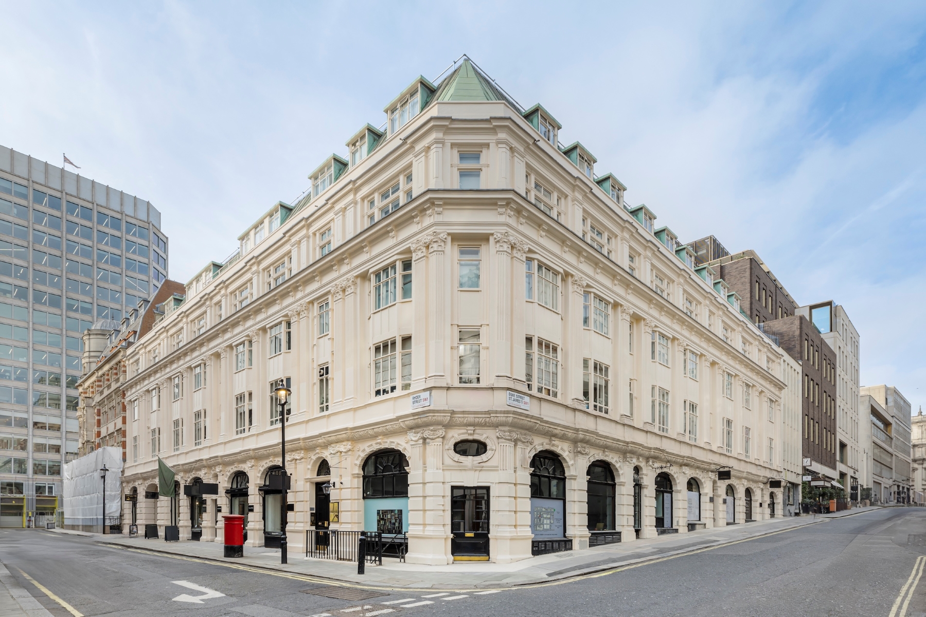 Wonderful apartment in the heart of St James's 
