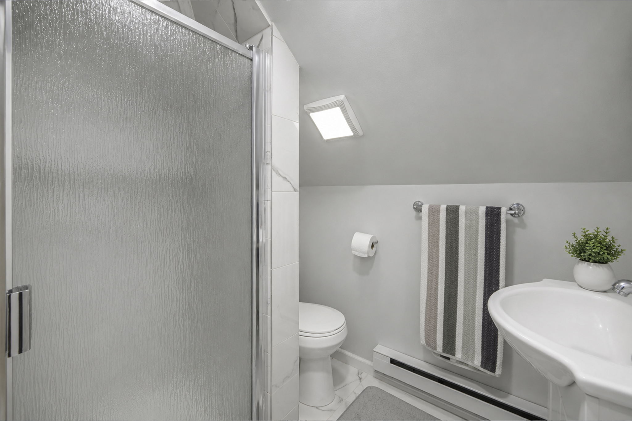 Bay Shore, New York, 11706, United States, 3 Bedrooms Bedrooms, ,3 BathroomsBathrooms,Residential,For Sale,2048700