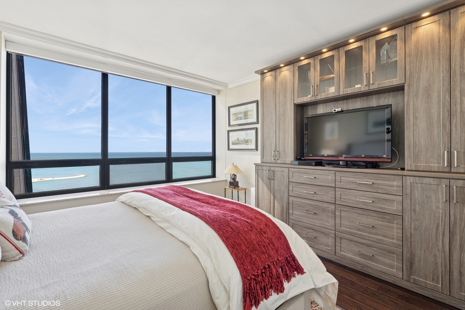 Chicago, Illinois, 60611, United States, 3 Bedrooms Bedrooms, ,3 BathroomsBathrooms,Residential,For Sale,1941703