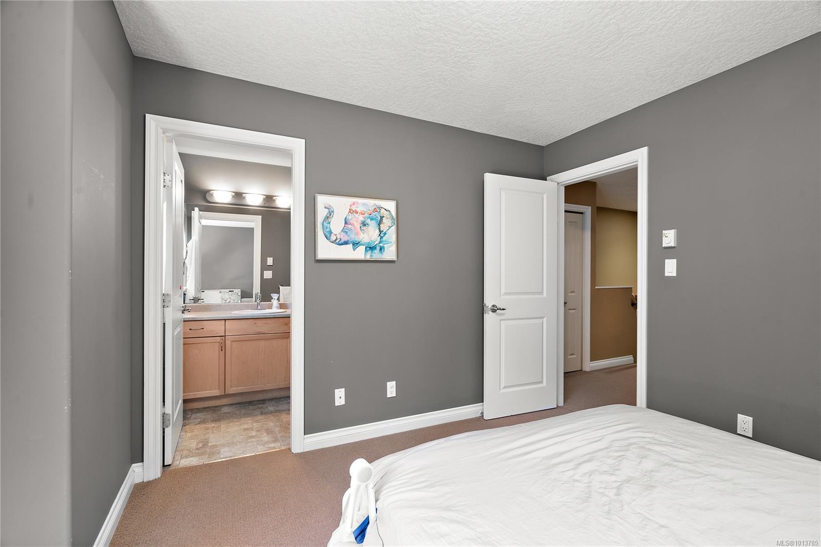 VICTORIA, British Columbia, V8T 0A3, CA, 3 Bedrooms Bedrooms, ,Residential,For Sale,1950052