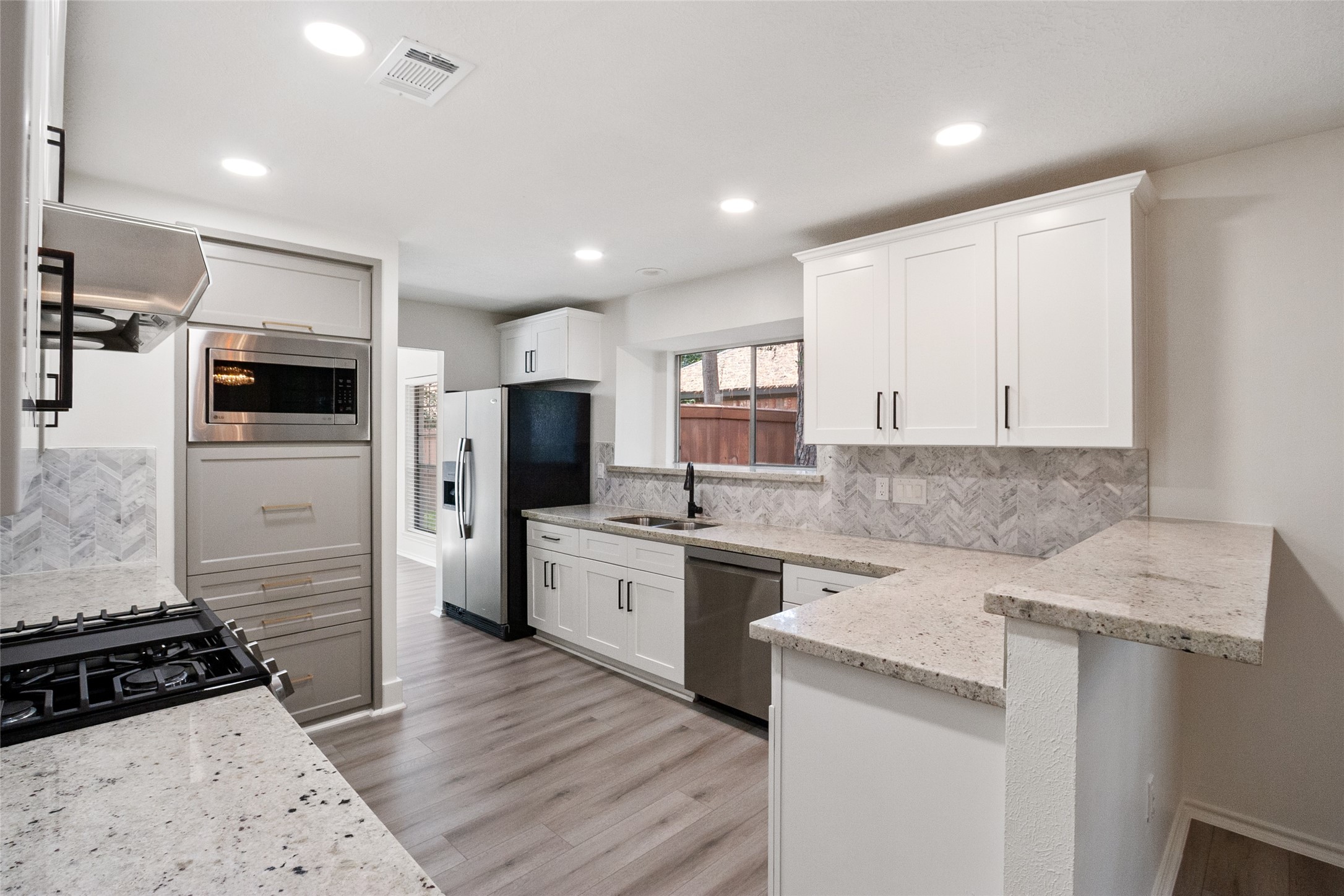 The Woodlands, Texas, 77381, United States, 3 Bedrooms Bedrooms, ,2 BathroomsBathrooms,Residential,For Sale,1934198