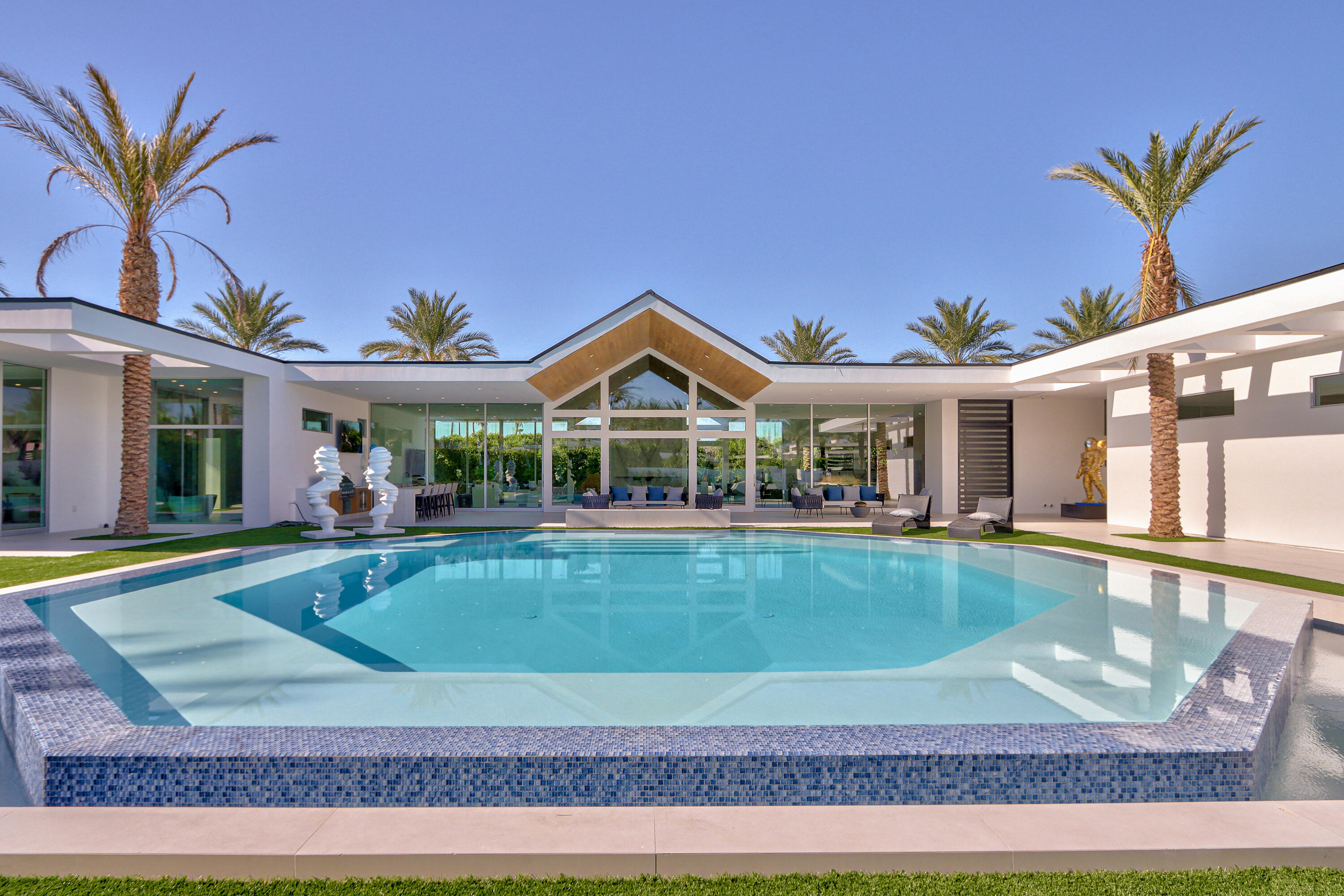 Rancho Mirage, California, 92270, United States, 4 Bedrooms Bedrooms, ,2 BathroomsBathrooms,Residential,For Sale,2000449