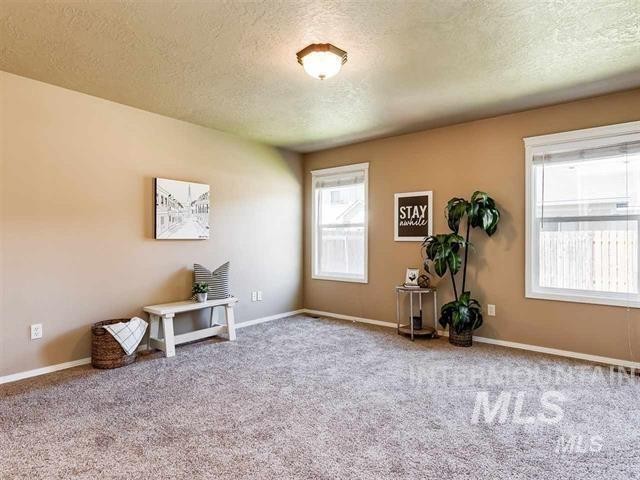 2276 Summer Dawn Dr, Meridian, Idaho, 83646, United States, 4 Bedrooms Bedrooms, ,2 BathroomsBathrooms,Residential,For Sale,2276 Summer Dawn Dr,1612505