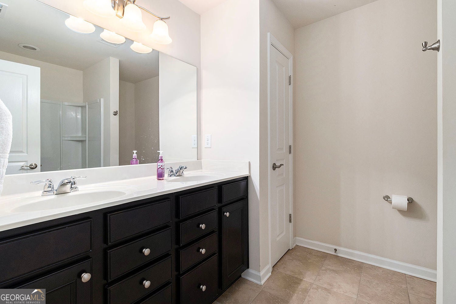 Cumming, Georgia, 30040, United States, 5 Bedrooms Bedrooms, ,5 BathroomsBathrooms,Residential,For Sale,1922351