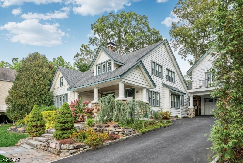 West Milford Twp., New Jersey, 07421, United States, 4 Bedrooms Bedrooms, ,3 BathroomsBathrooms,Residential,For Sale,1992089