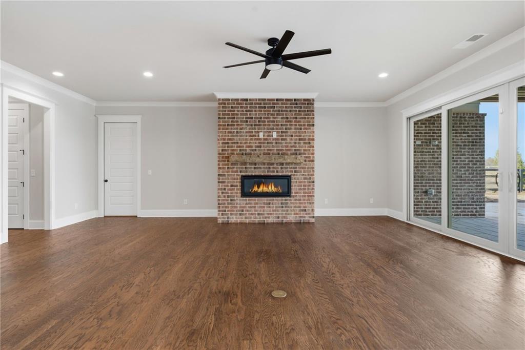 Gainesville, Georgia, 30506, United States, 4 Bedrooms Bedrooms, ,5 BathroomsBathrooms,Residential,For Sale,2008564