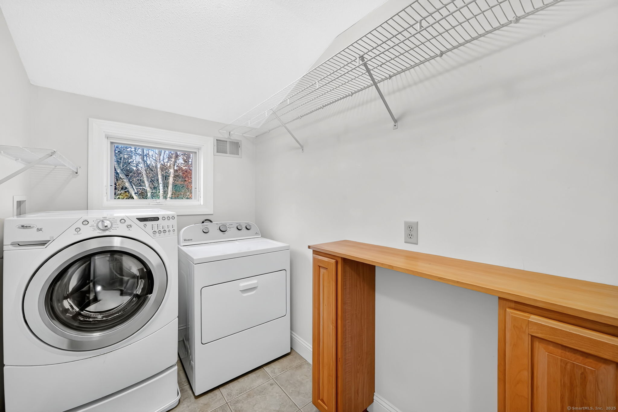 Suffield, Connecticut, 06078, United States, 4 Bedrooms Bedrooms, ,3 BathroomsBathrooms,Residential,For Sale,1988055