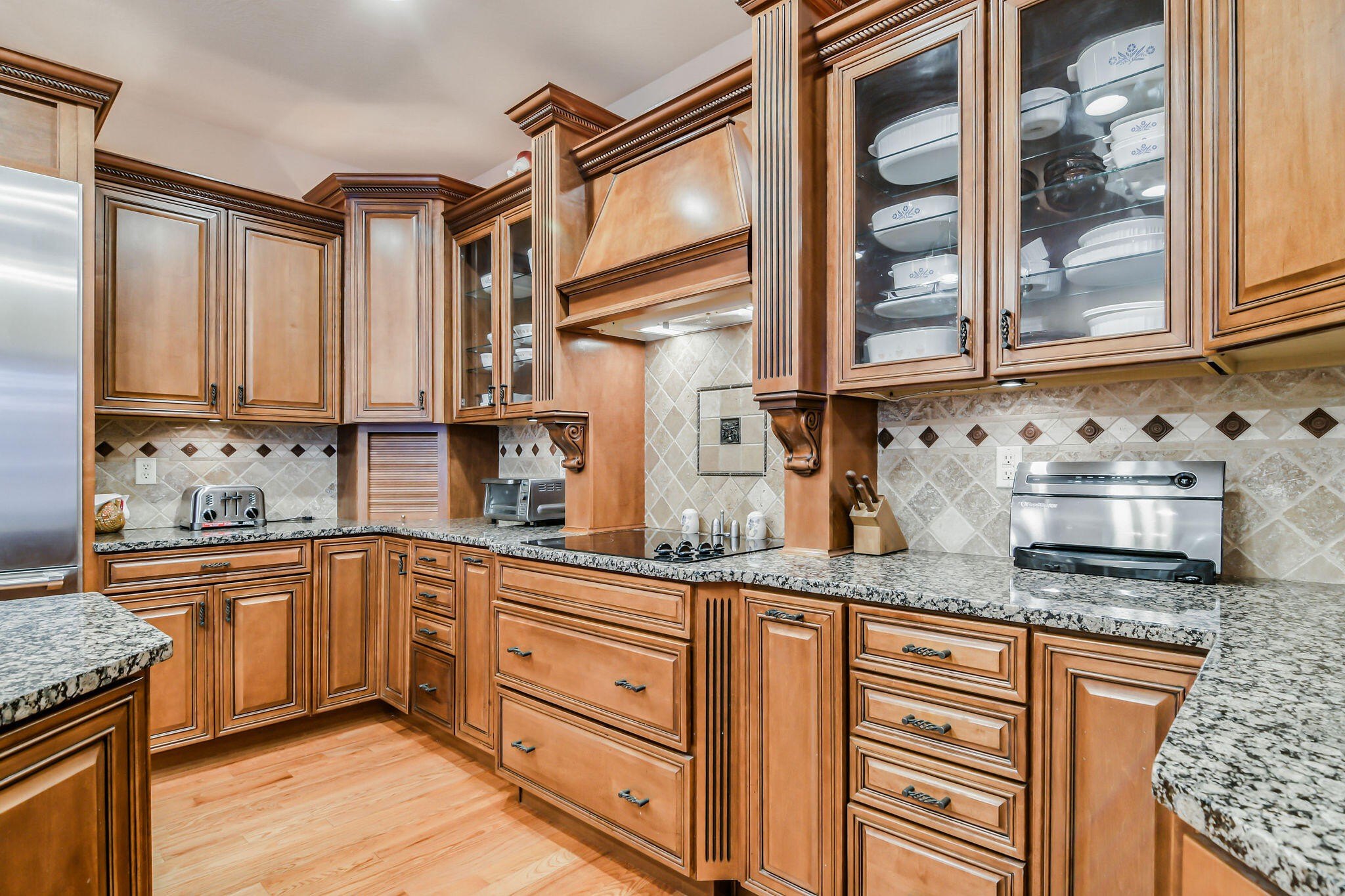 Walnut Shade, Missouri, 65771, United States, 6 Bedrooms Bedrooms, ,5 BathroomsBathrooms,Residential,For Sale,1975828