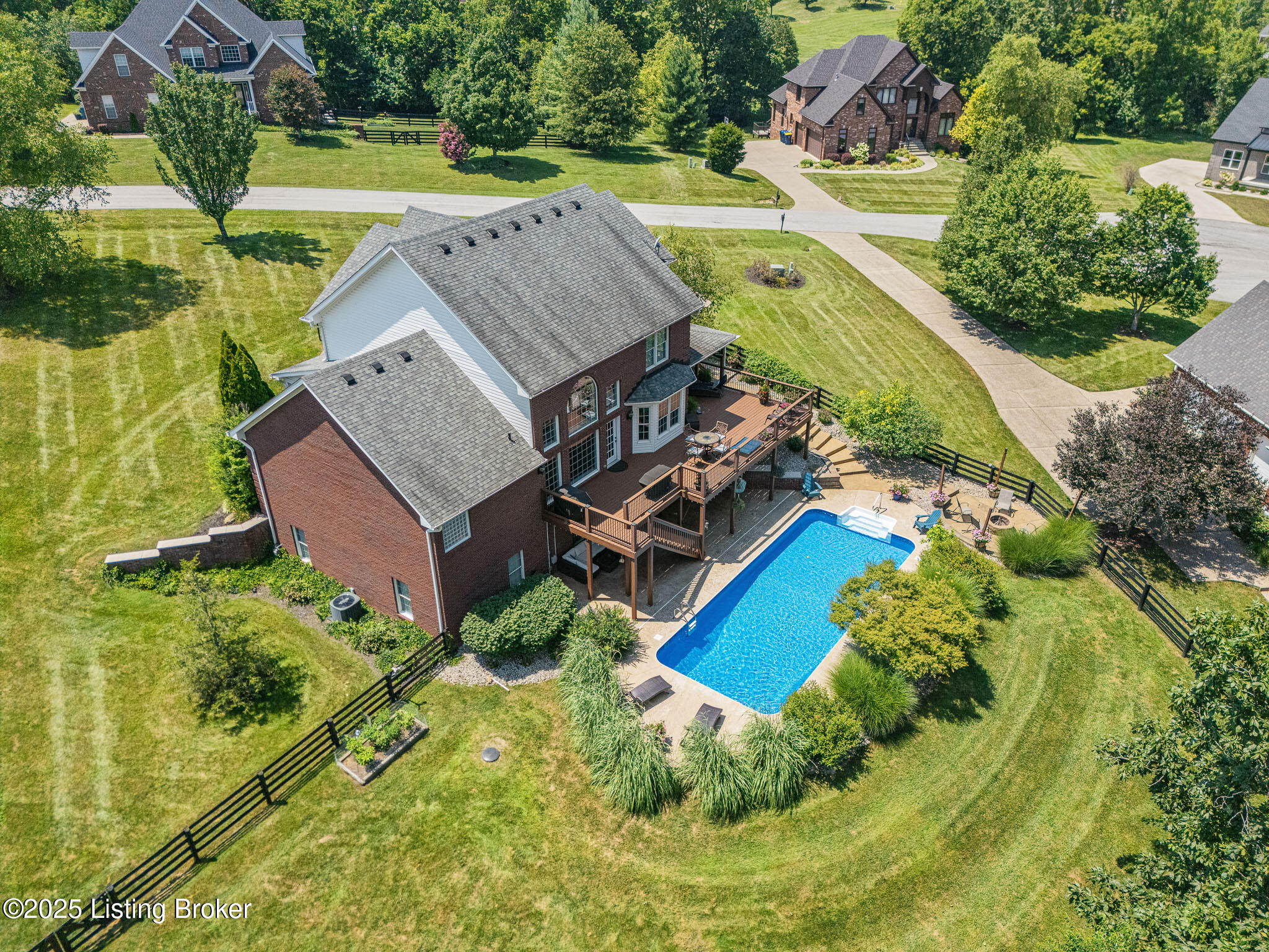 Crestwood, Kentucky, 40014, United States, 6 Bedrooms Bedrooms, ,5 BathroomsBathrooms,Residential,For Sale,1908239