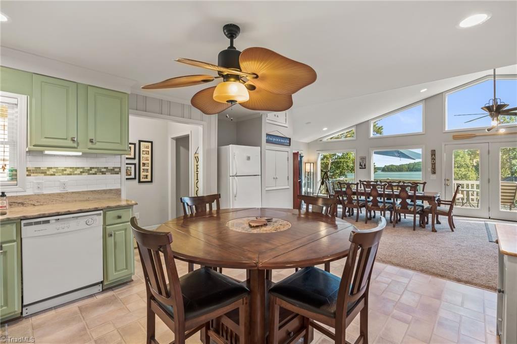 New London, North Carolina, 28127, United States, 3 Bedrooms Bedrooms, ,2 BathroomsBathrooms,Residential,For Sale,1991438