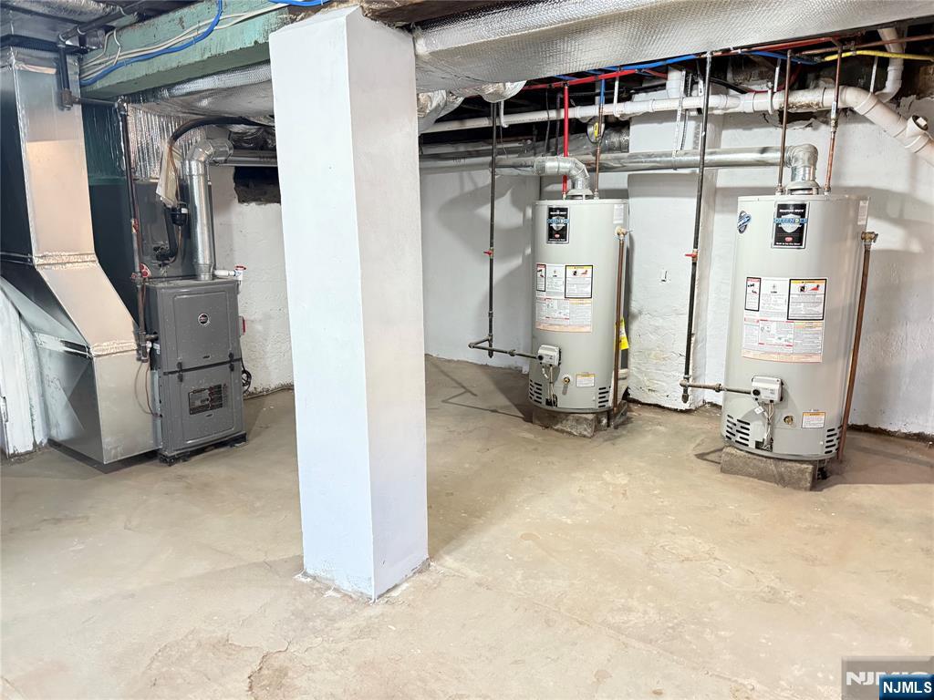 Garfield, New Jersey, 07026, United States, 3 Bedrooms Bedrooms, ,2 BathroomsBathrooms,Residential,For Sale,1998412