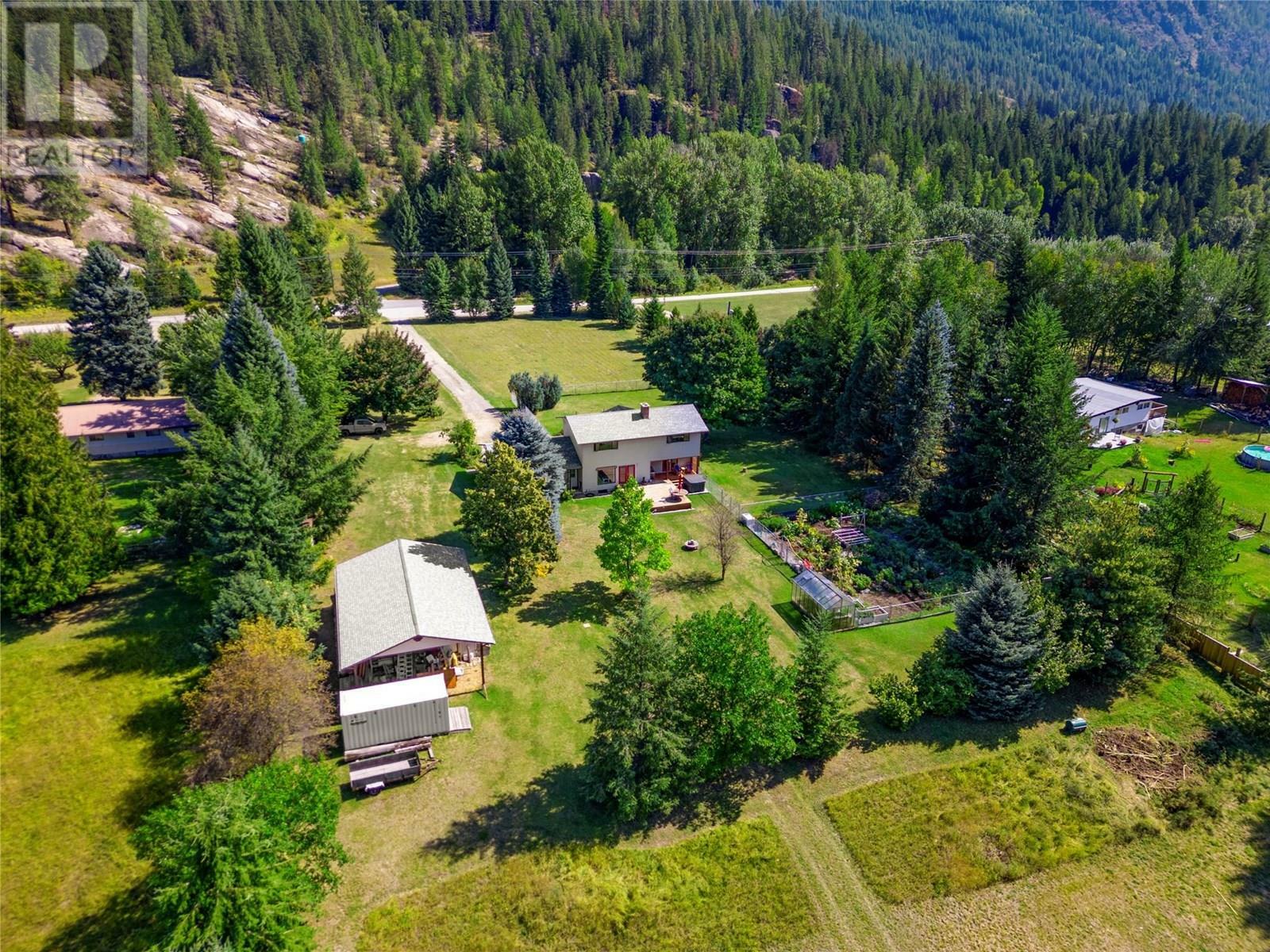 CASTLEGAR, British Columbia, V1N 4S6, CA, 4 Bedrooms Bedrooms, ,3 BathroomsBathrooms,Residential,For Sale,1859816