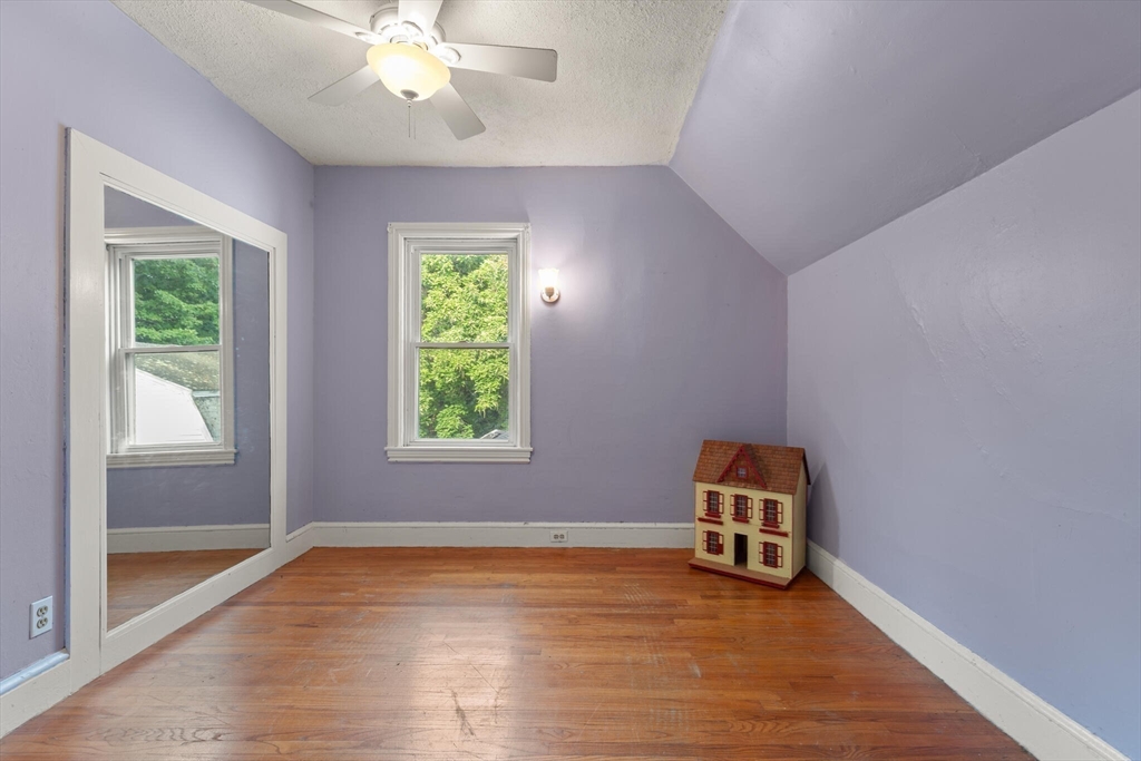 North Attleboro, Massachusetts, 02760, United States, 5 Bedrooms Bedrooms, ,2 BathroomsBathrooms,Residential,For Sale,1939439