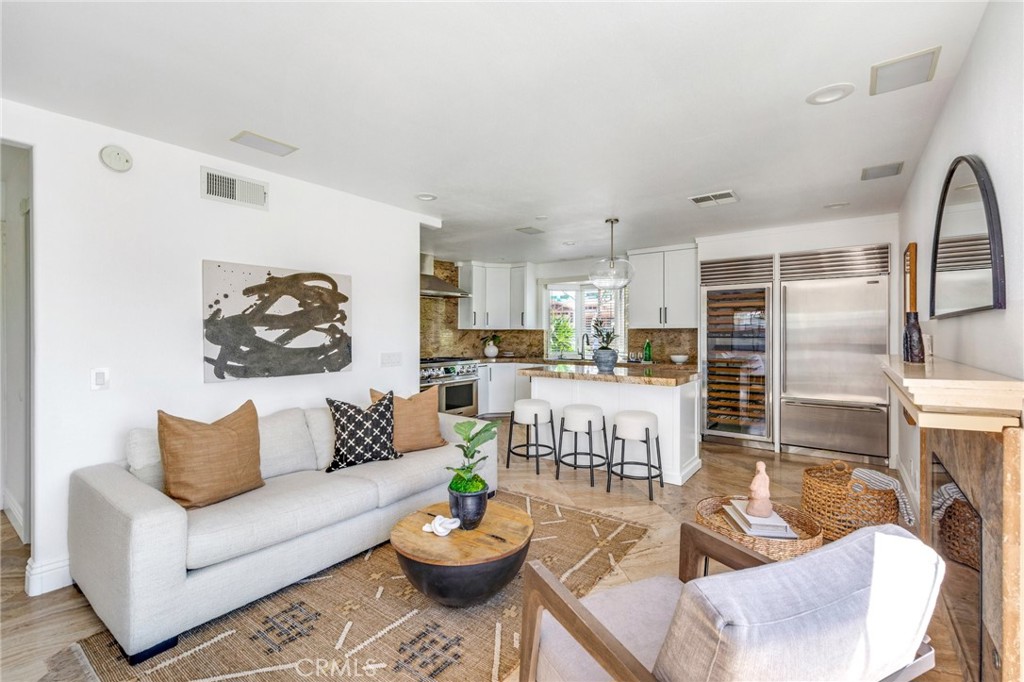 Costa Mesa, California, 92627, United States, 3 Bedrooms Bedrooms, ,2 BathroomsBathrooms,Residential,For Sale,1847589