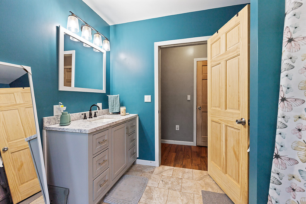 Madison, Maine, 04950, United States, 3 Bedrooms Bedrooms, ,3 BathroomsBathrooms,Residential,For Sale,1898697
