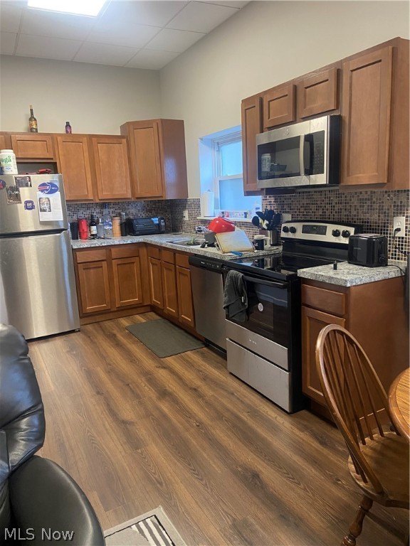 Cleveland, Ohio, 44106, United States, 7 Bedrooms Bedrooms, ,3 BathroomsBathrooms,Residential,For Sale,1889727