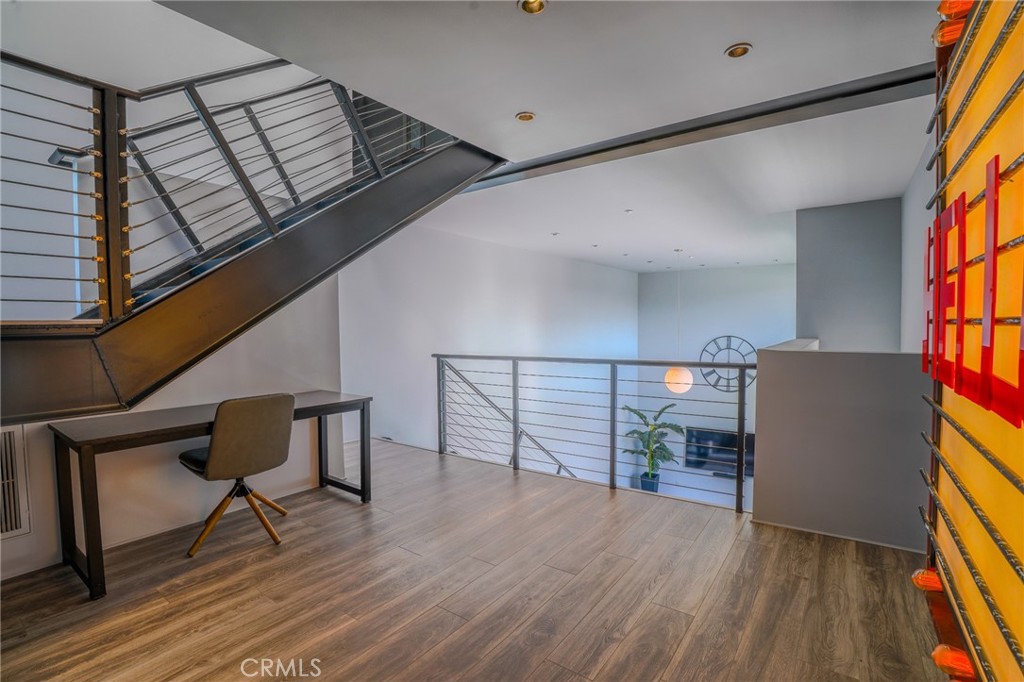 West Hollywood, California, 90046, United States, 1 Bedroom Bedrooms, ,2 BathroomsBathrooms,Residential,For Sale,1913666